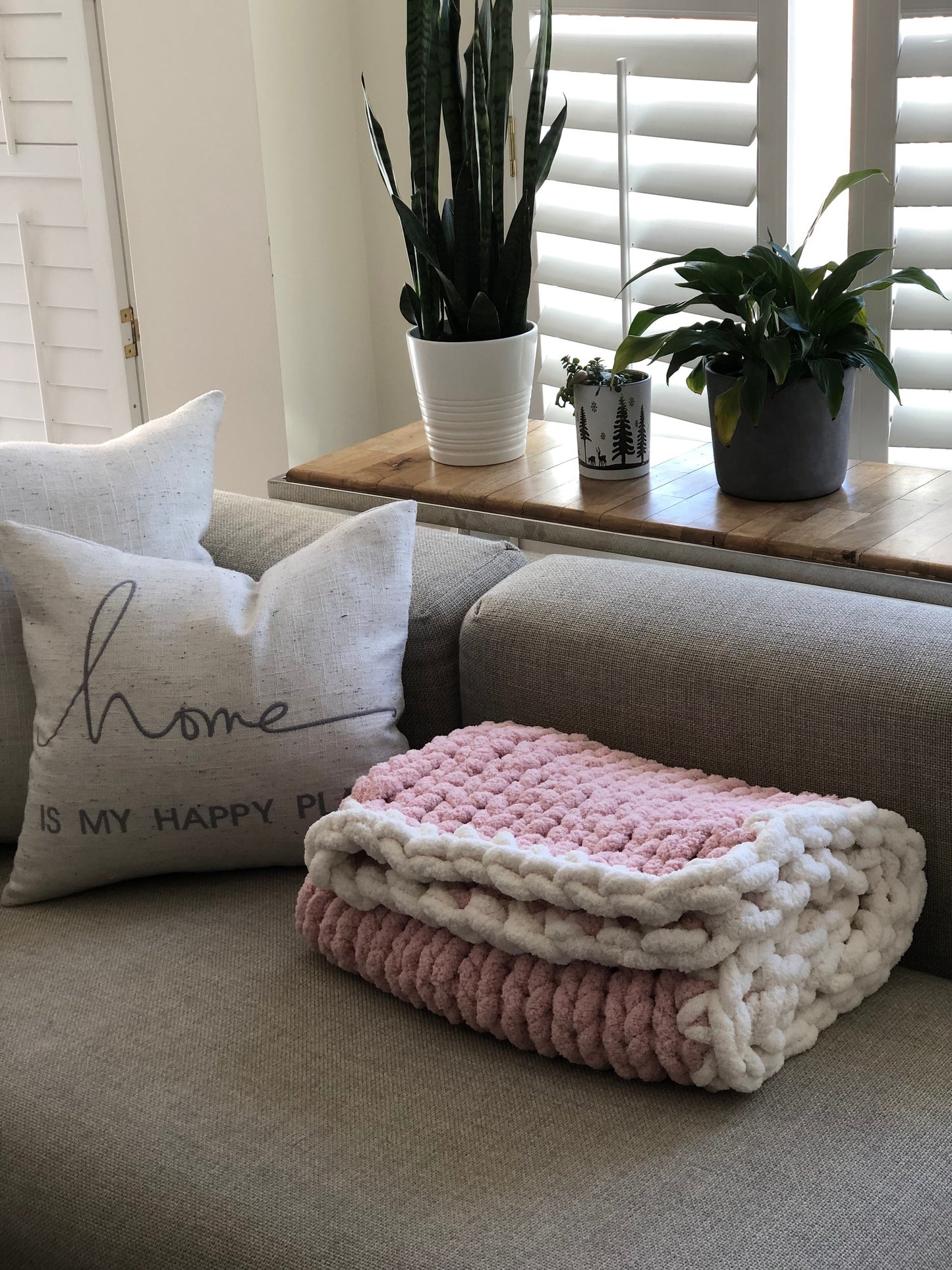 Hand Knit Chunky Baby Blanket: Cozy Pink Blanket with White Edge