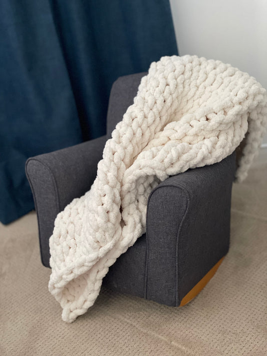 Healing Hand, Chunky Knit Baby Blankets white