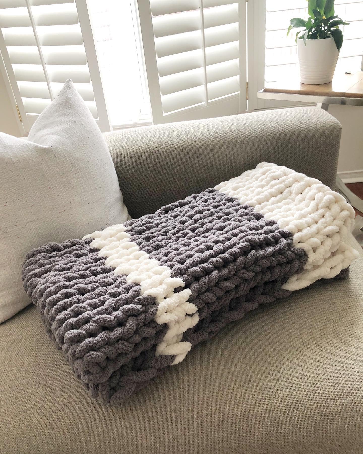 Healing Hand, Chunky Knit Stormy Grey