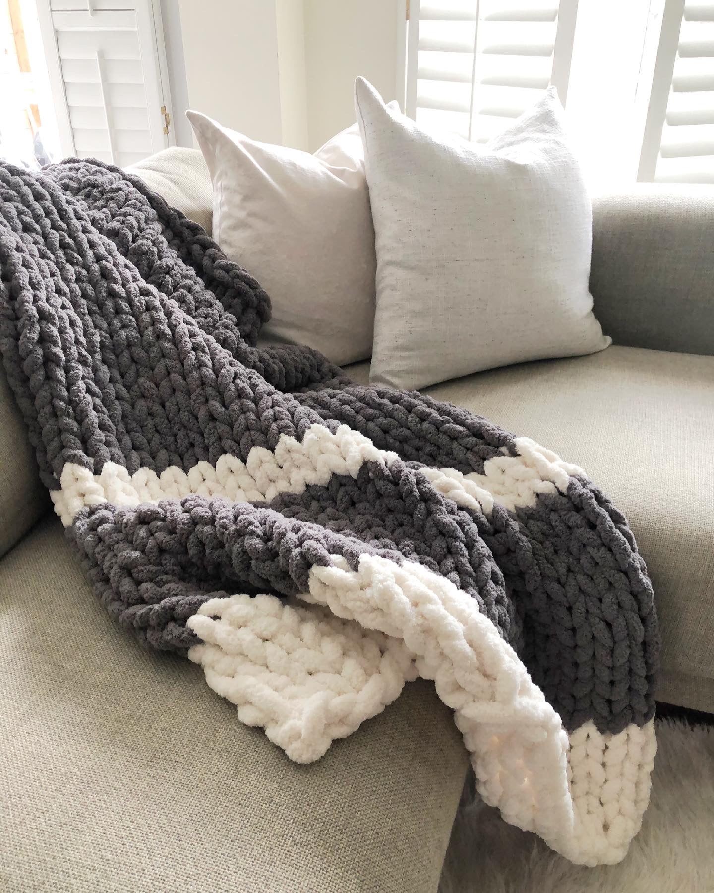 Healing Hand, Chunky Knit Stormy Grey