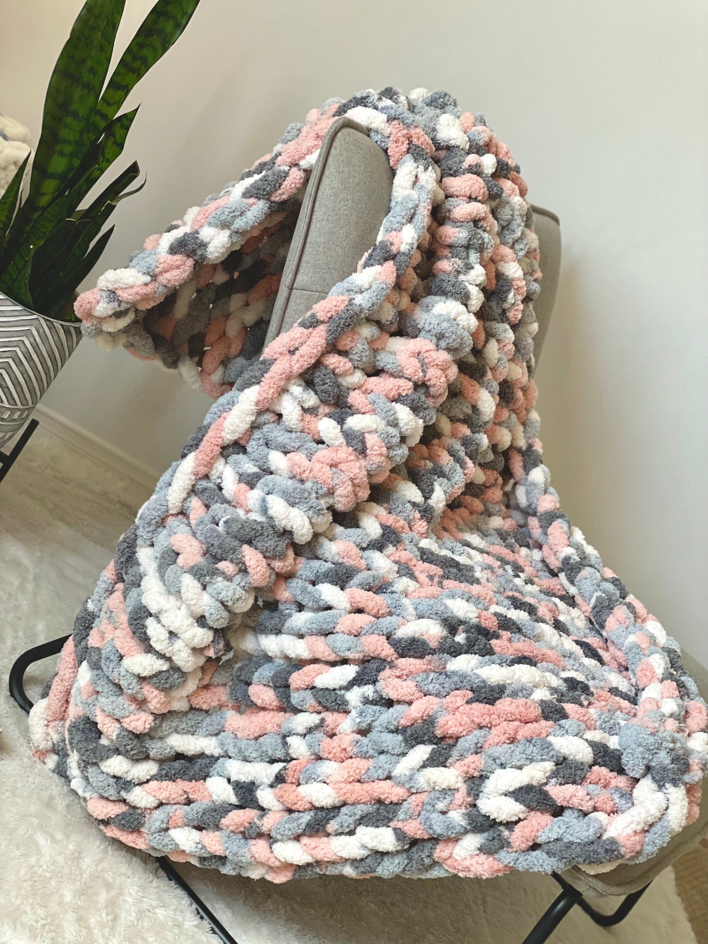 Healing Hand, Chunky Knit Blankets Pink Marble