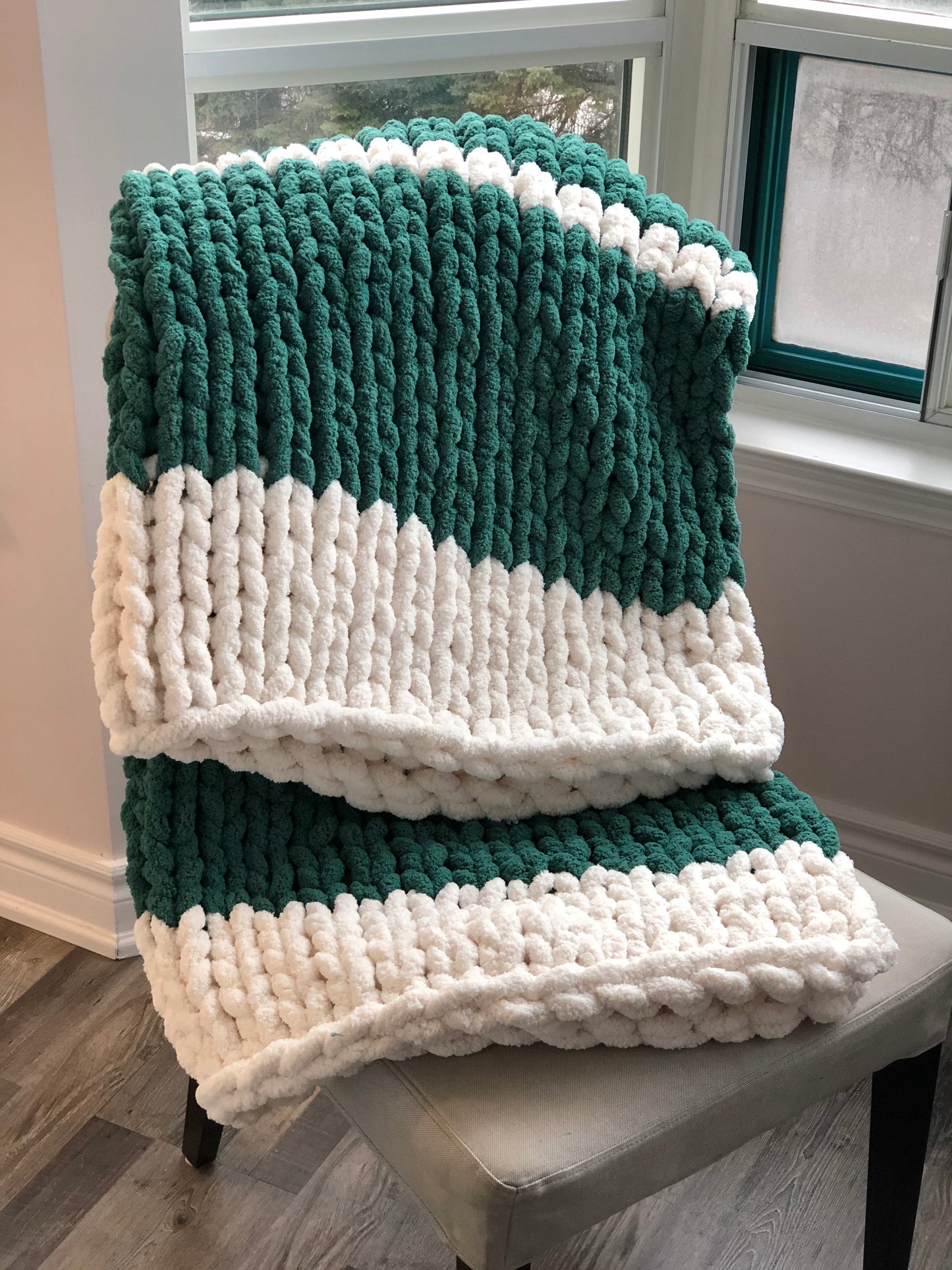 Healing Hand Knit, Chunky Knit Blankets Emerald & White