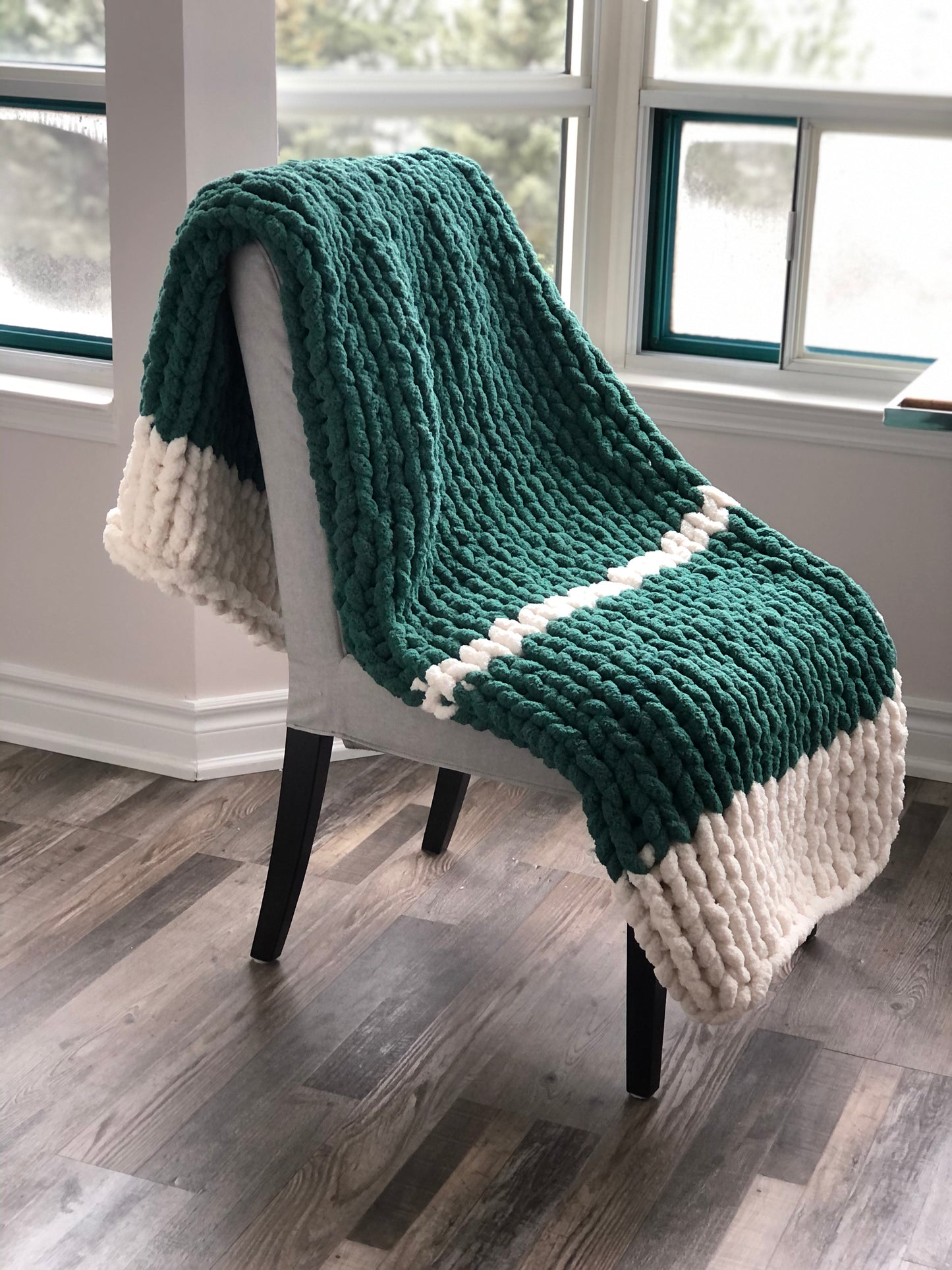 Healing Hand Knit, Chunky Knit Blankets Emerald & White