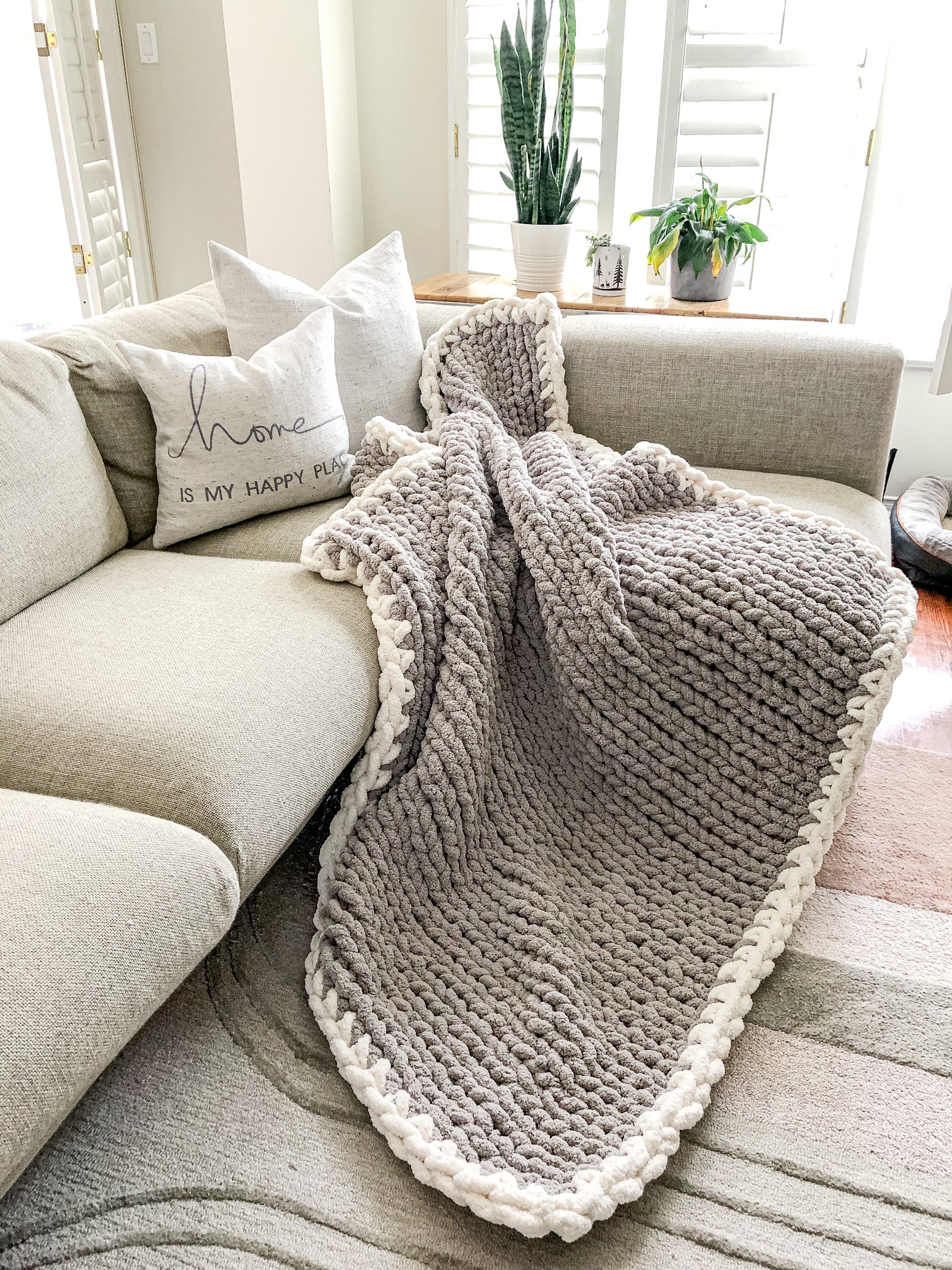 Healing Hand Chunky Knit Blankets Sky Grey Size Large with White Bo