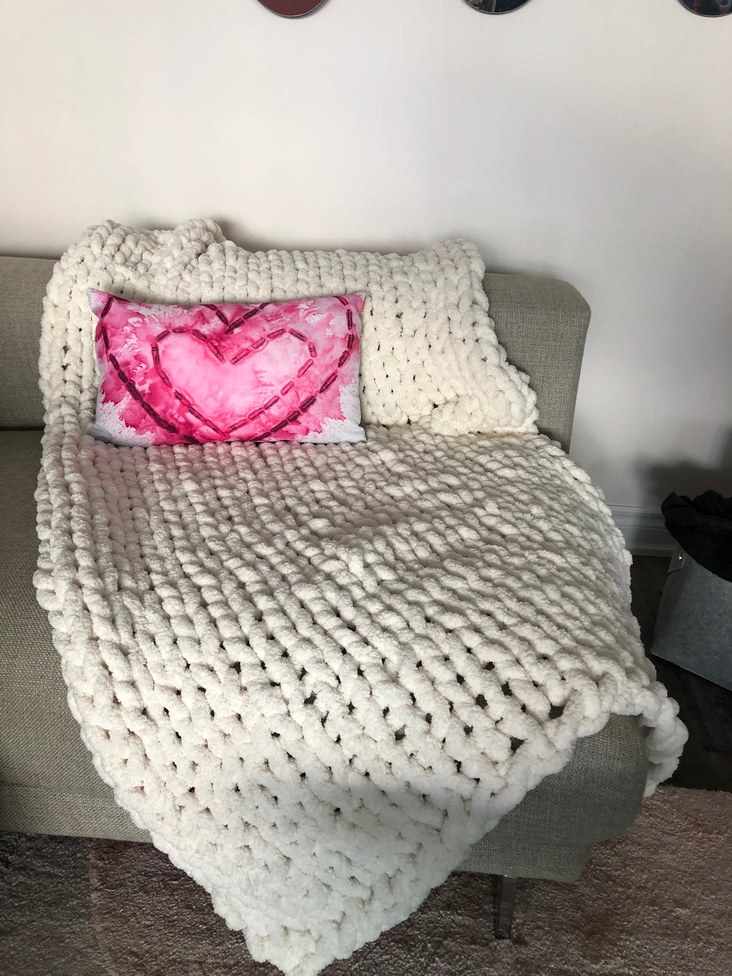 Healing Hand, Chunky Knit Blankets Vintage White