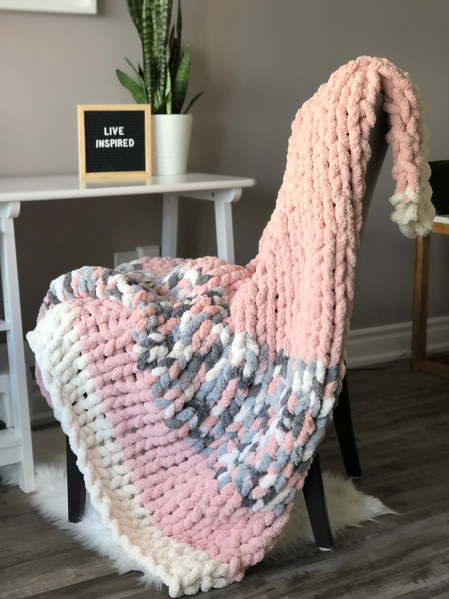 Healing Hand, Chunky Knit Baby I'm In Love with Pink Blanket
