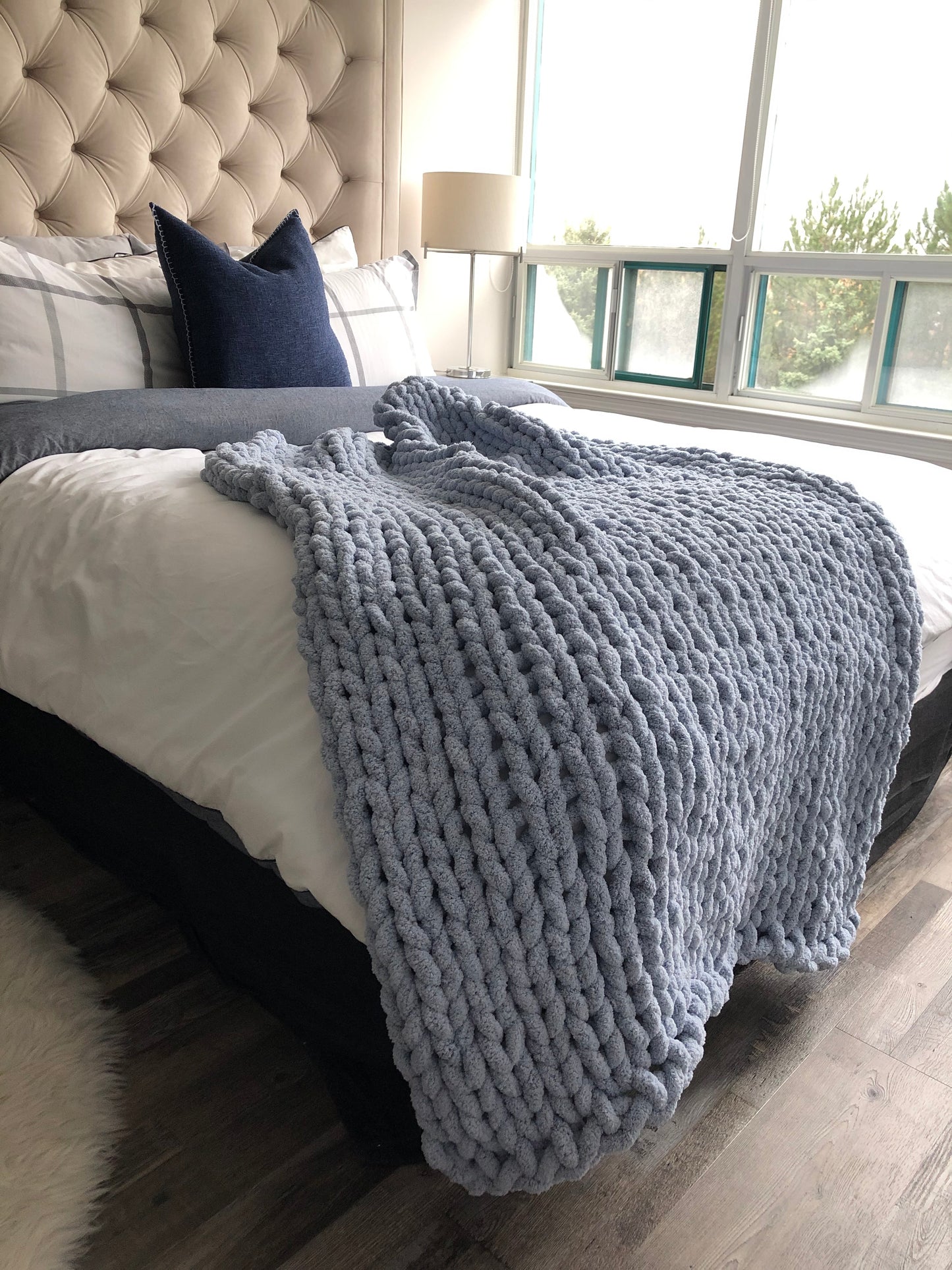Healing Hand, Chunky Knit Blankets Light Blue