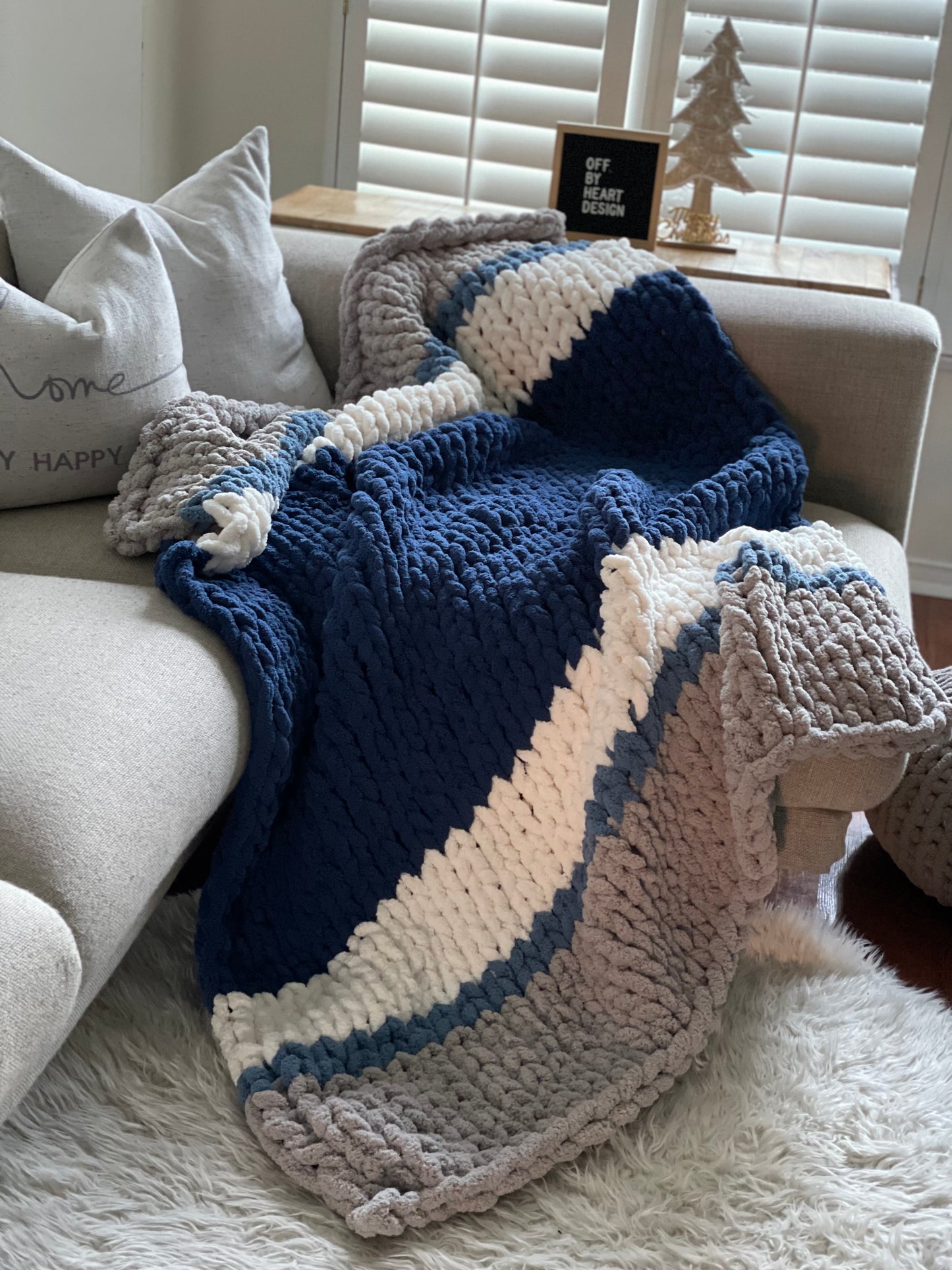 Healing Hand, Chunky Knit Blankets Ocean