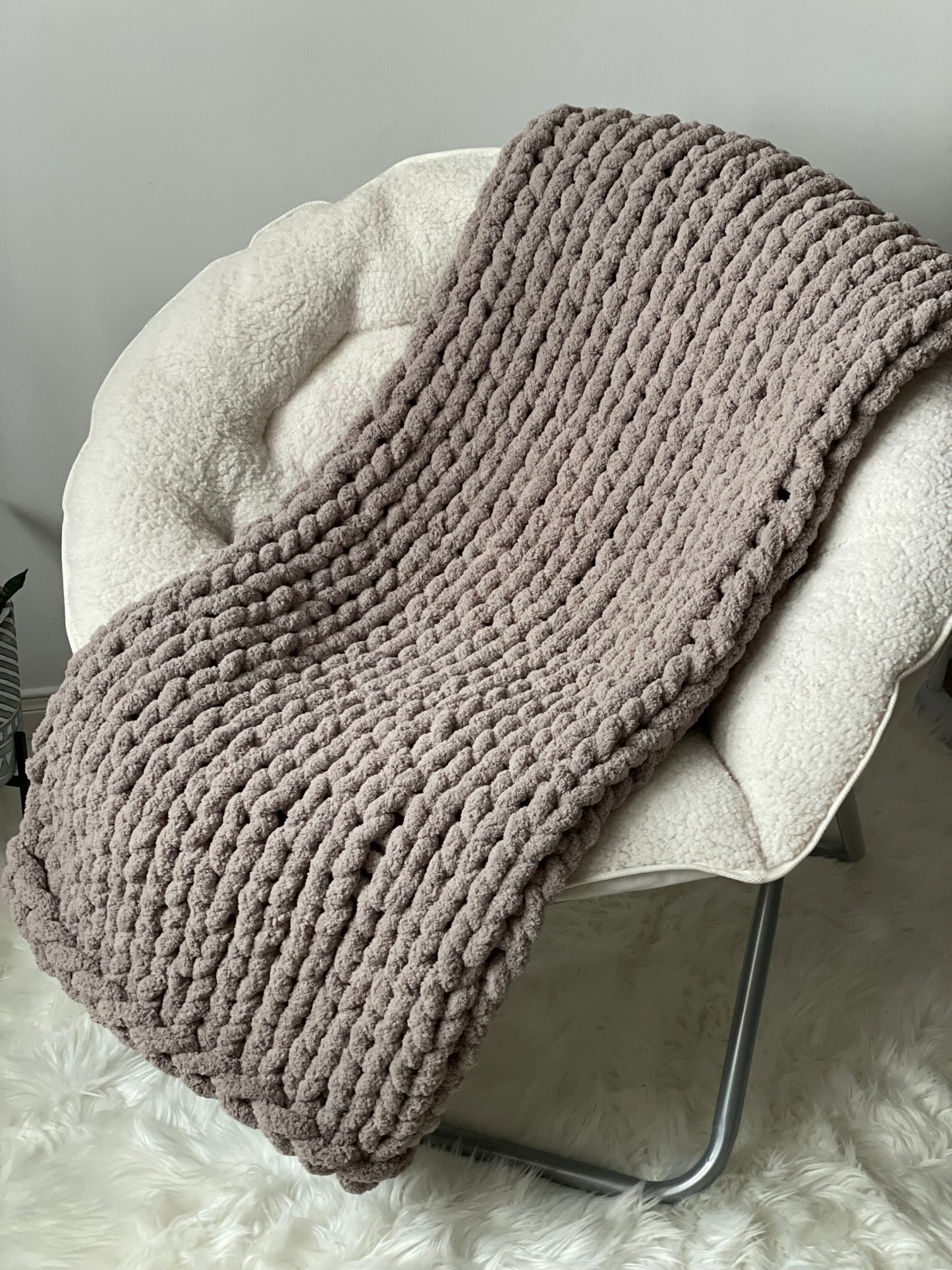 Healing Hand, Chunky Knit Blankets Taupe Grey