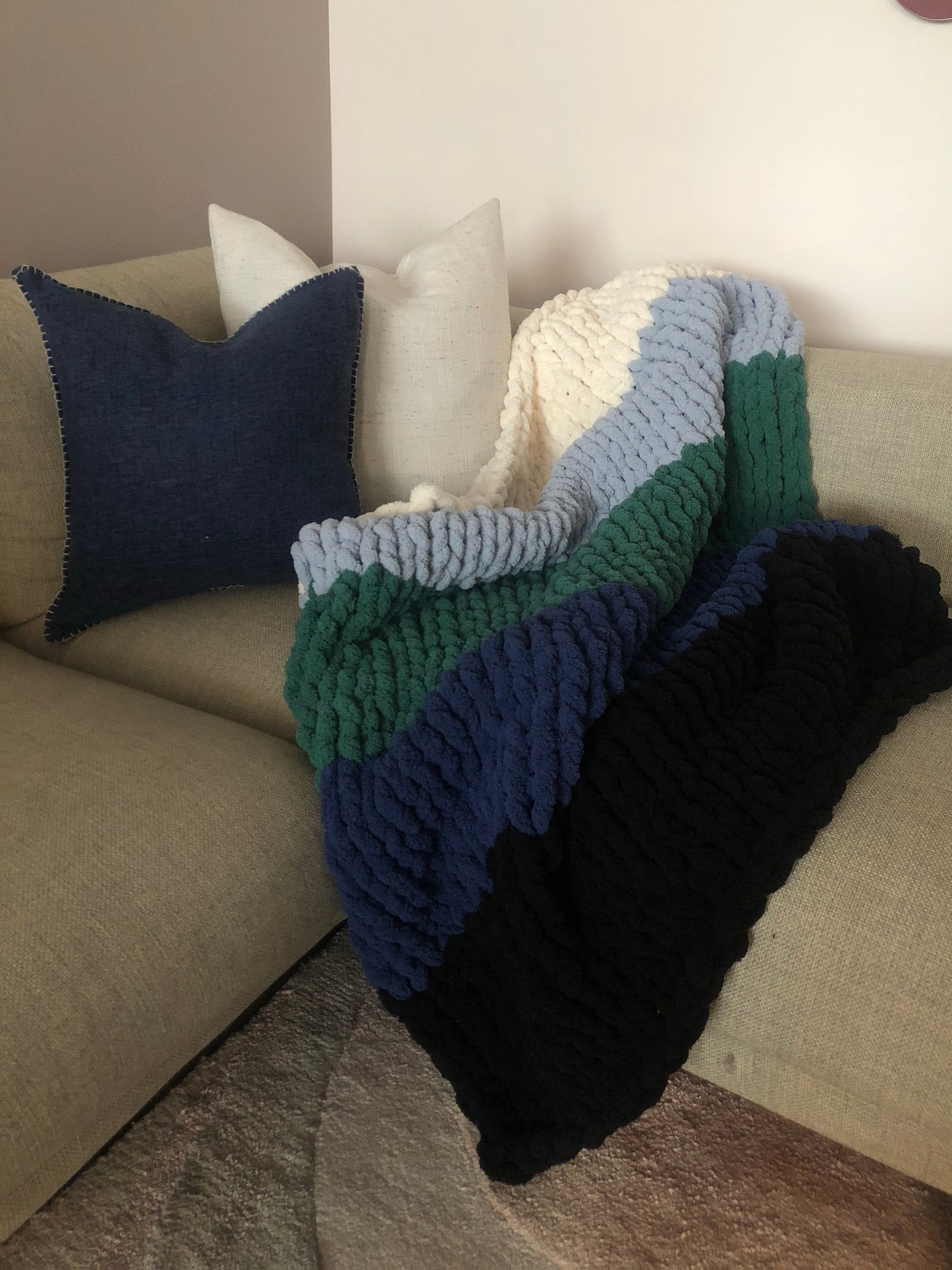 Healing Hand, Chunky Knit Blankets Moody Blues