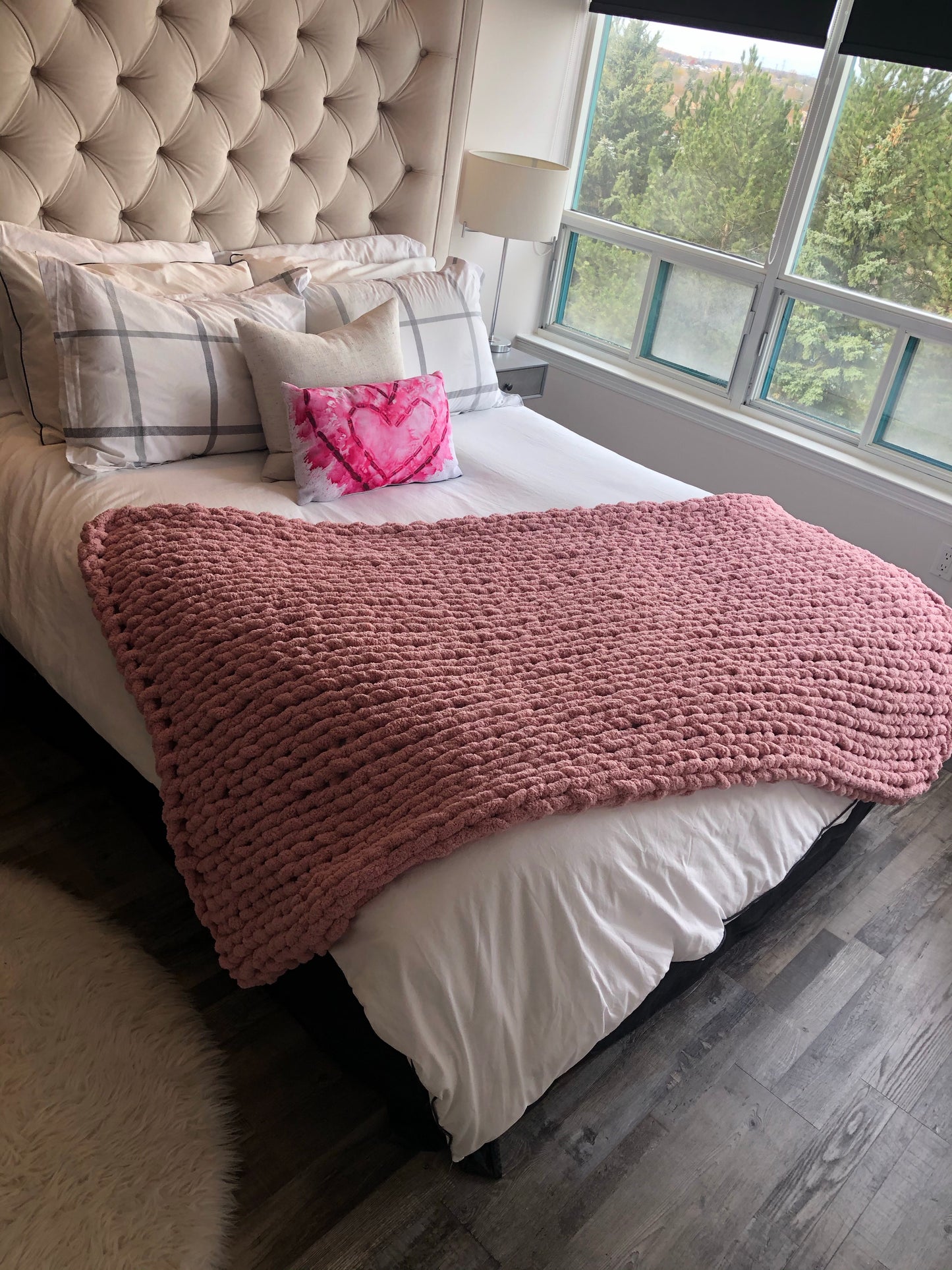 Healing Hand, Chunky Knit Blankets Pretty in Pink