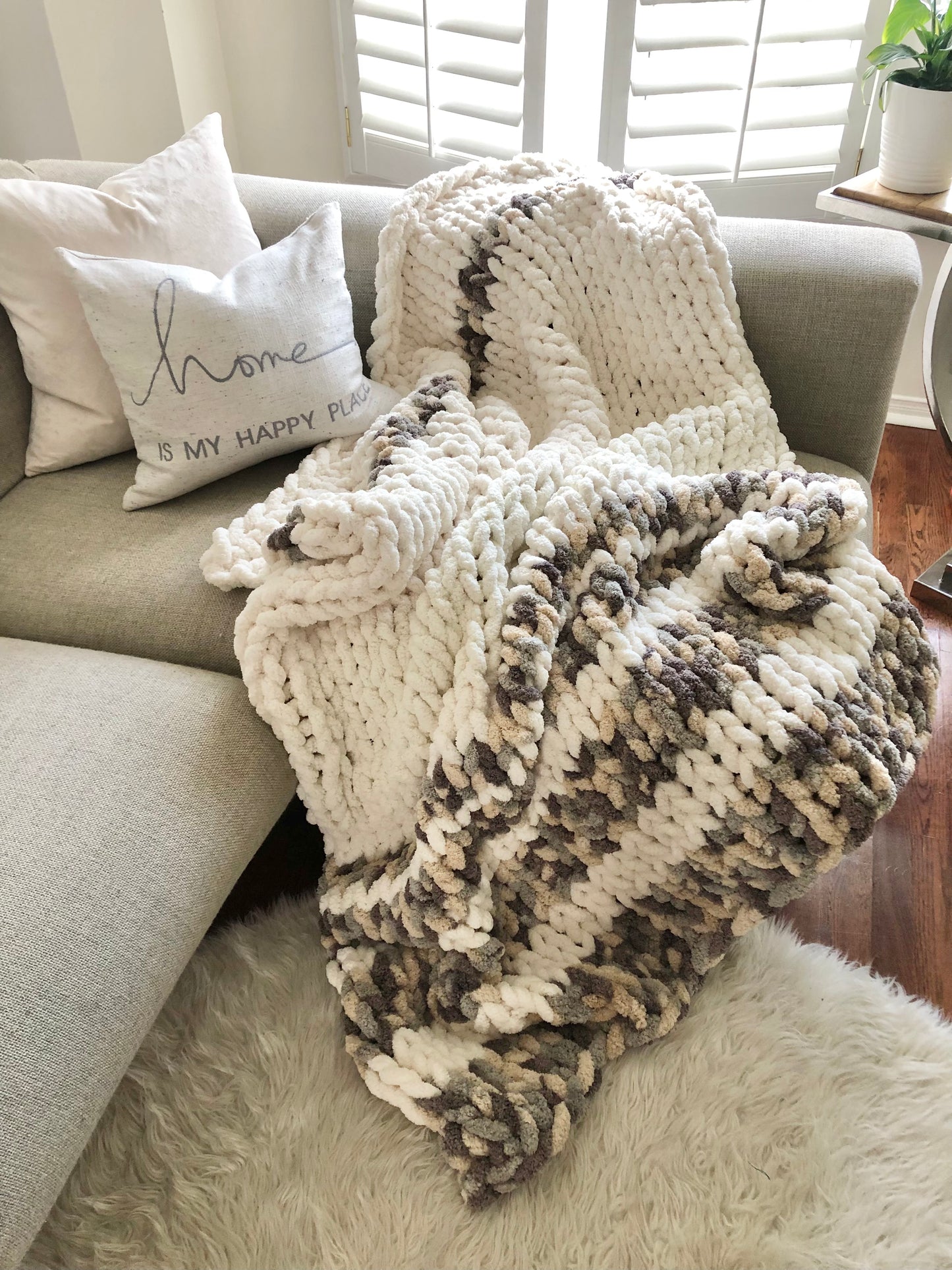 Healing Hand, Chunky Knit Blankets Oatmeal
