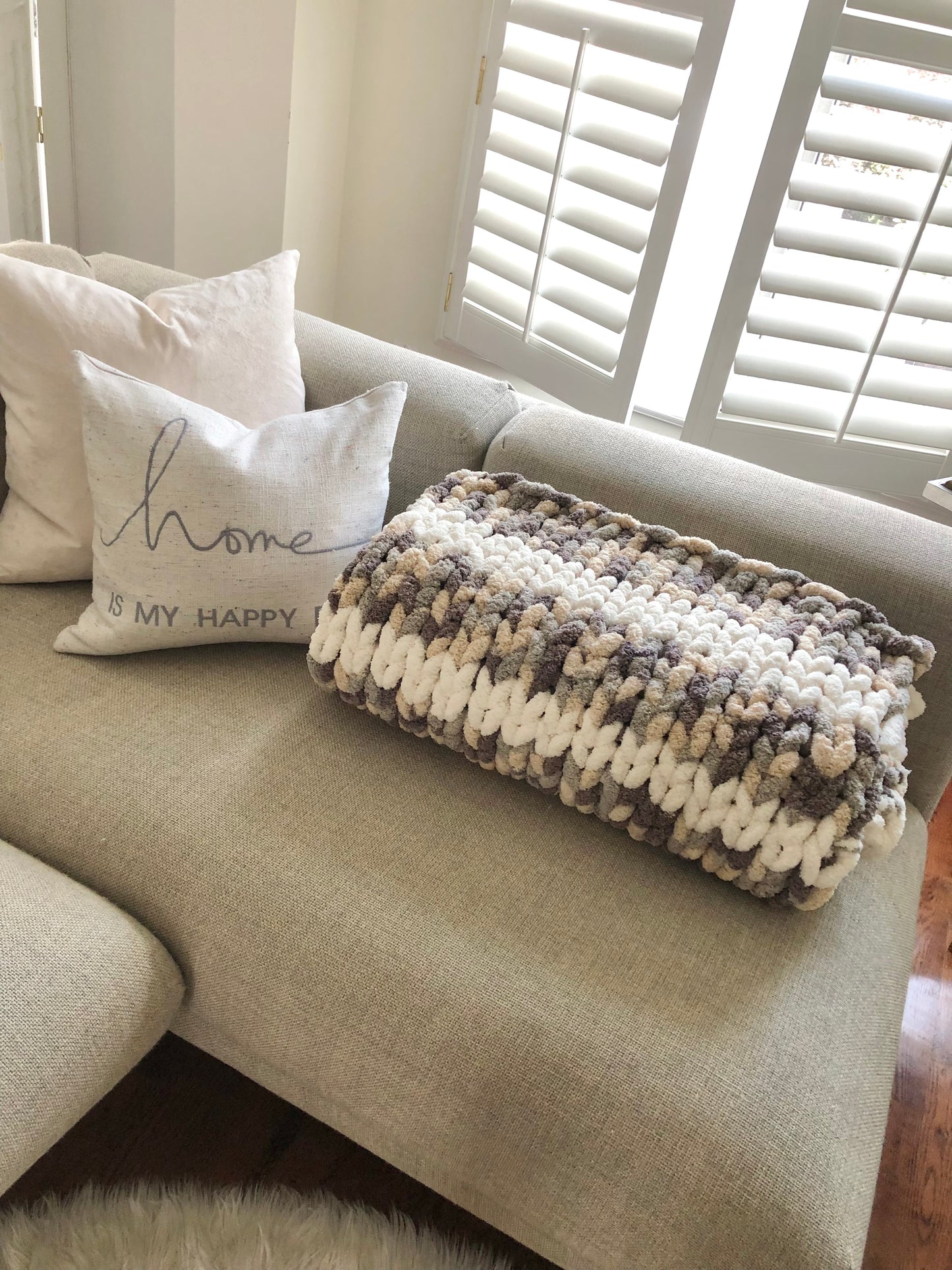 Healing Hand, Chunky Knit Blankets Oatmeal