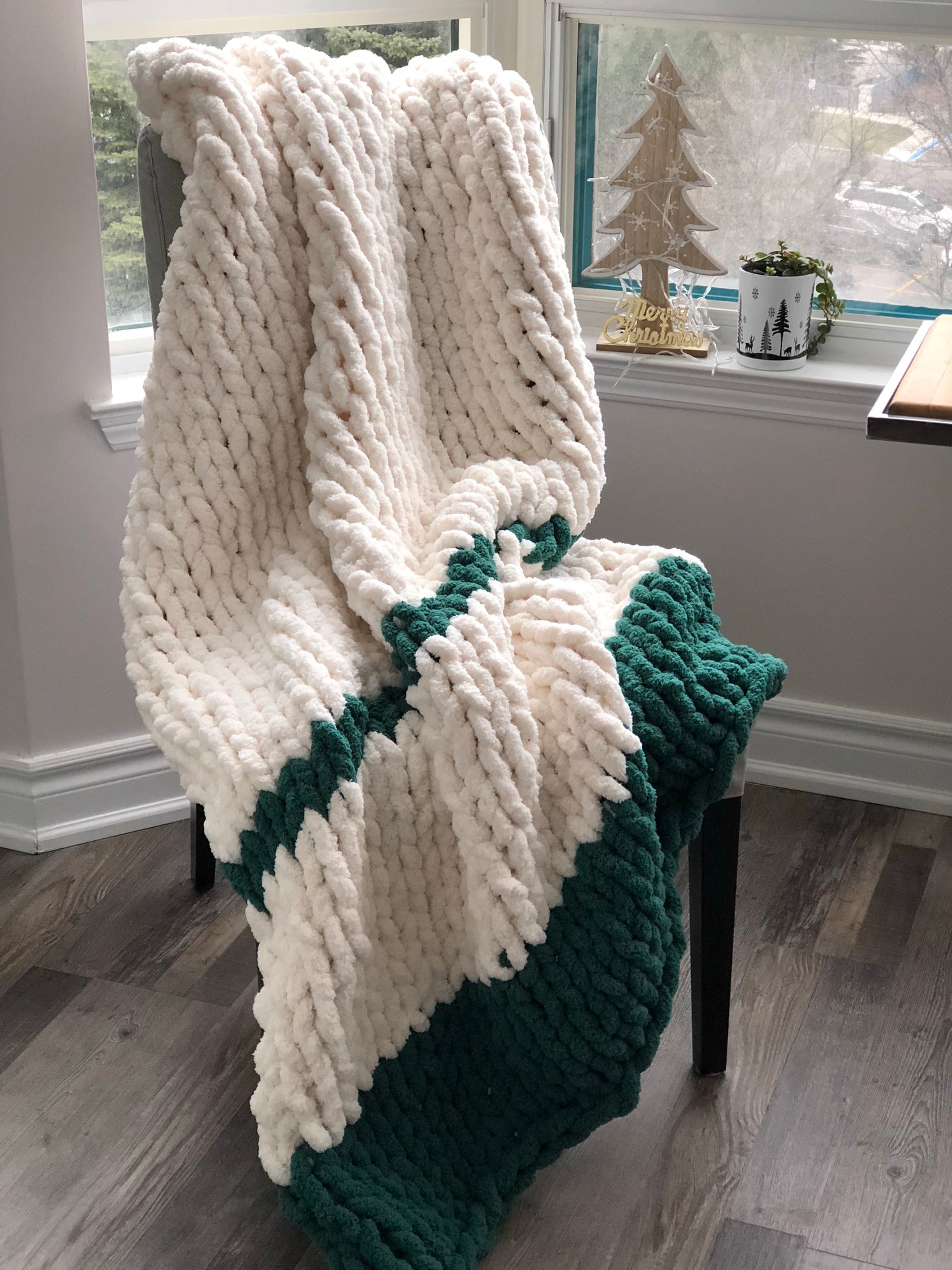 Healing Hand, Chunky Knit Emerald Accent