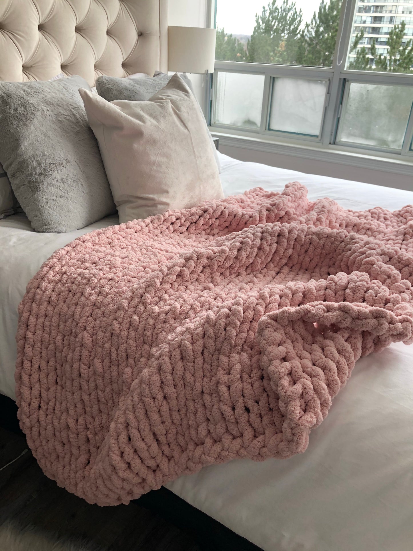 Healing Hand, Chunky Knit Blankets Soft Pink