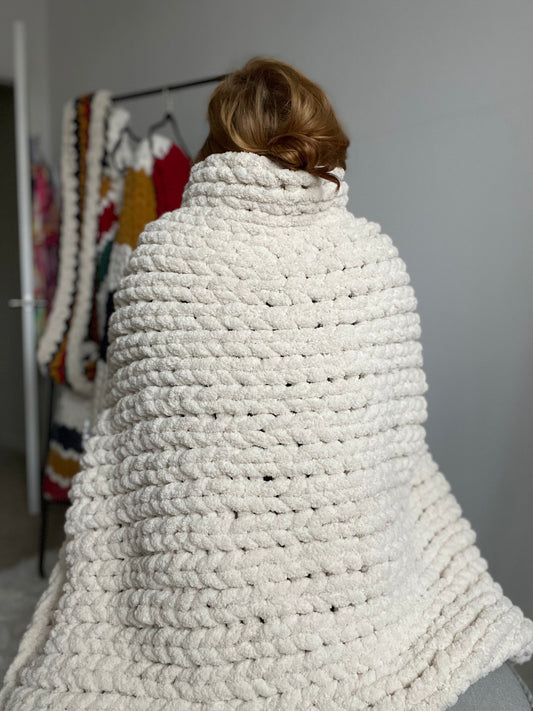 Healing Hand, Chunky Knit Blanket Oatmeal