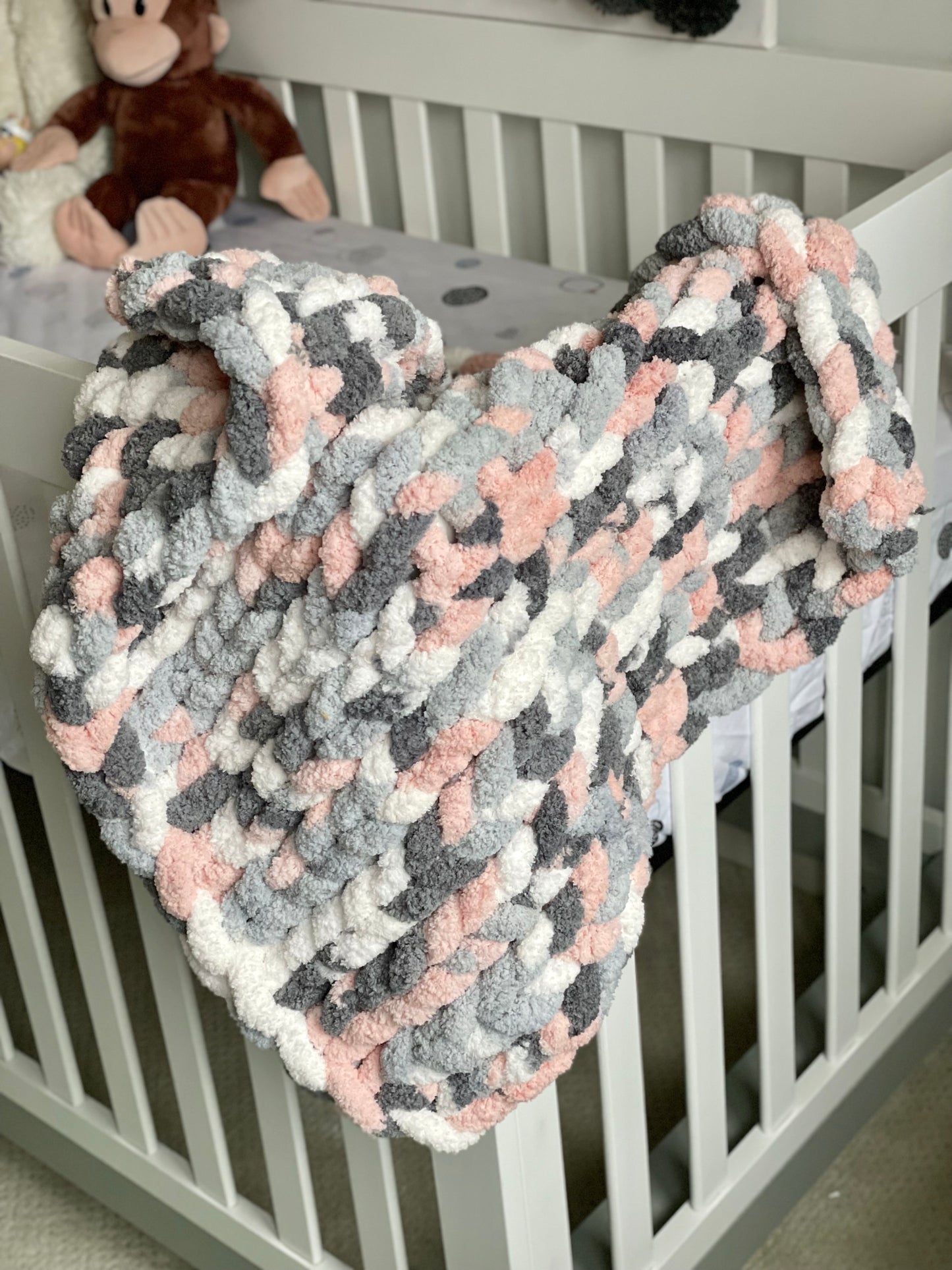 Healing Hand, Chunky Knit Baby Blankets - Pink marble mix