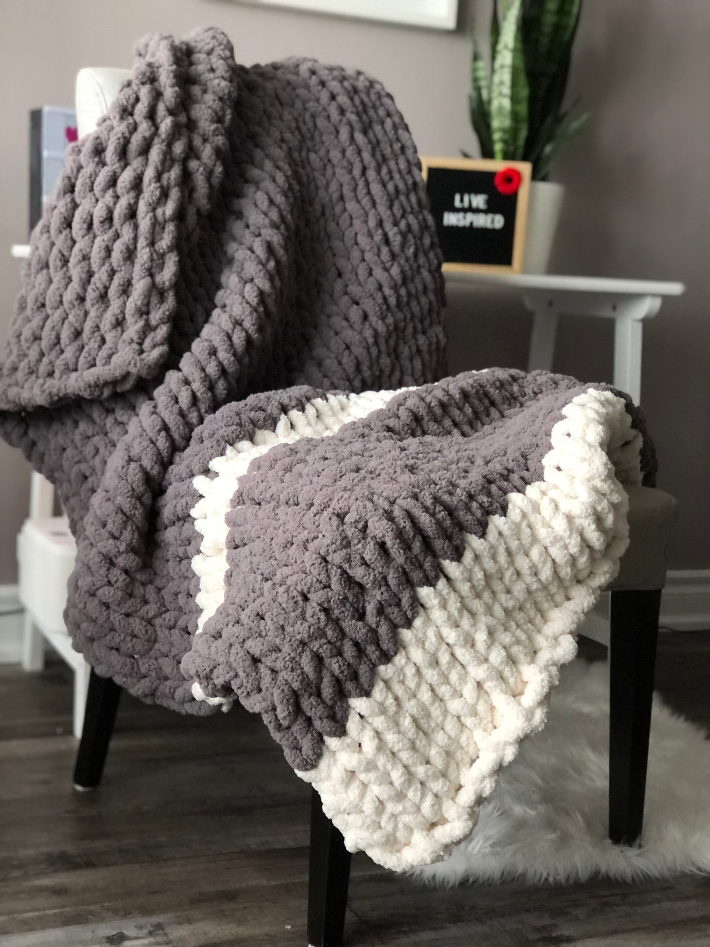 Healing Hand, Chunky Knit Stormy Grey