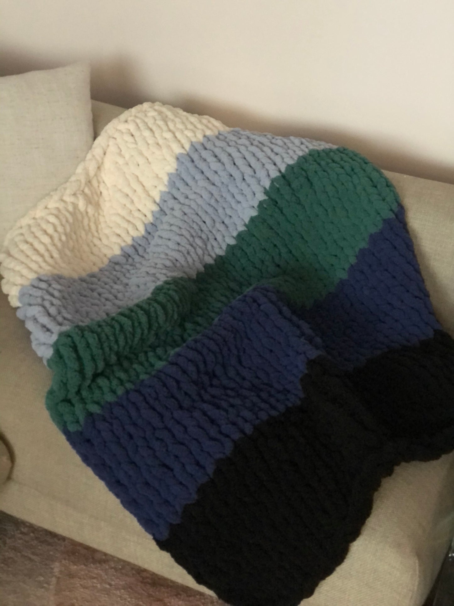 Healing Hand, Chunky Knit Blankets Moody Blues