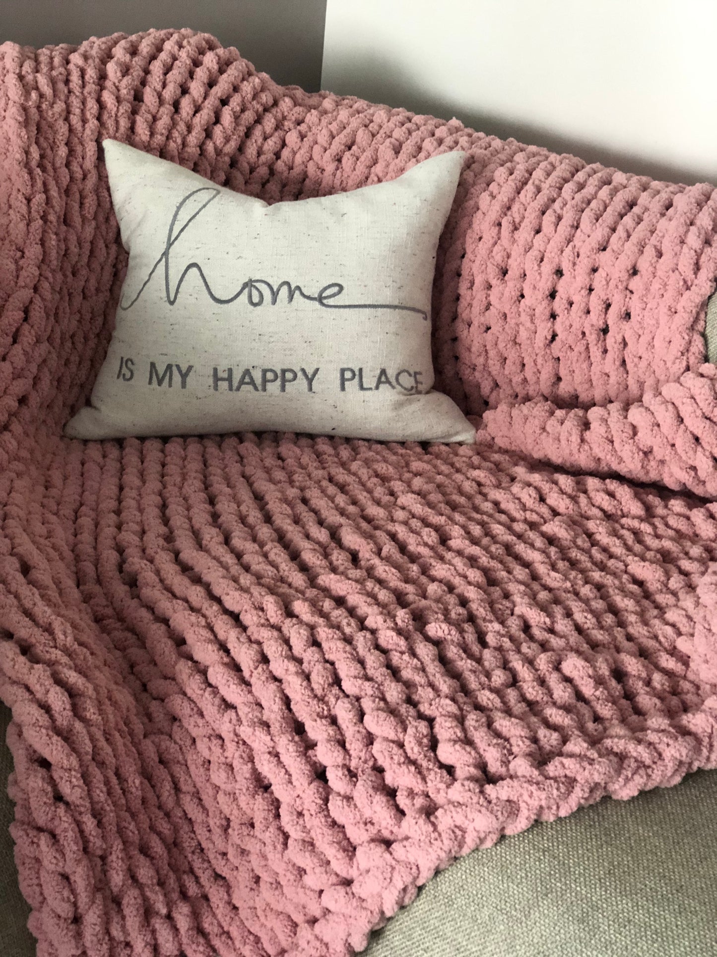 Healing Hand, Chunky Knit Blankets Pretty in Pink