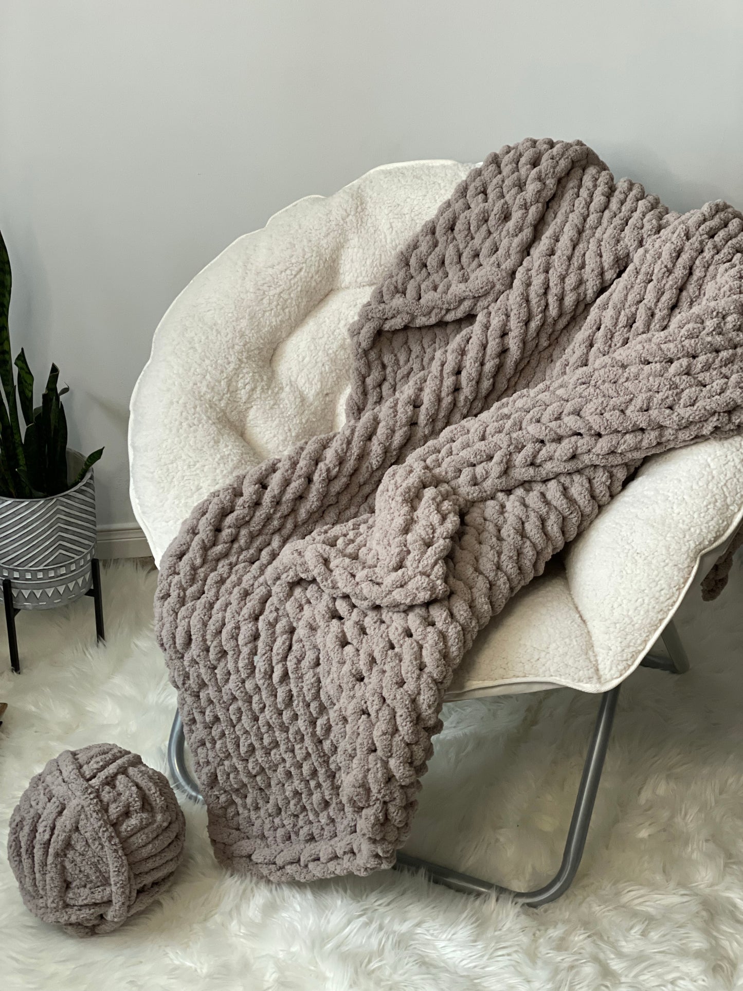 Healing Hand, Chunky Knit Blankets Taupe Grey