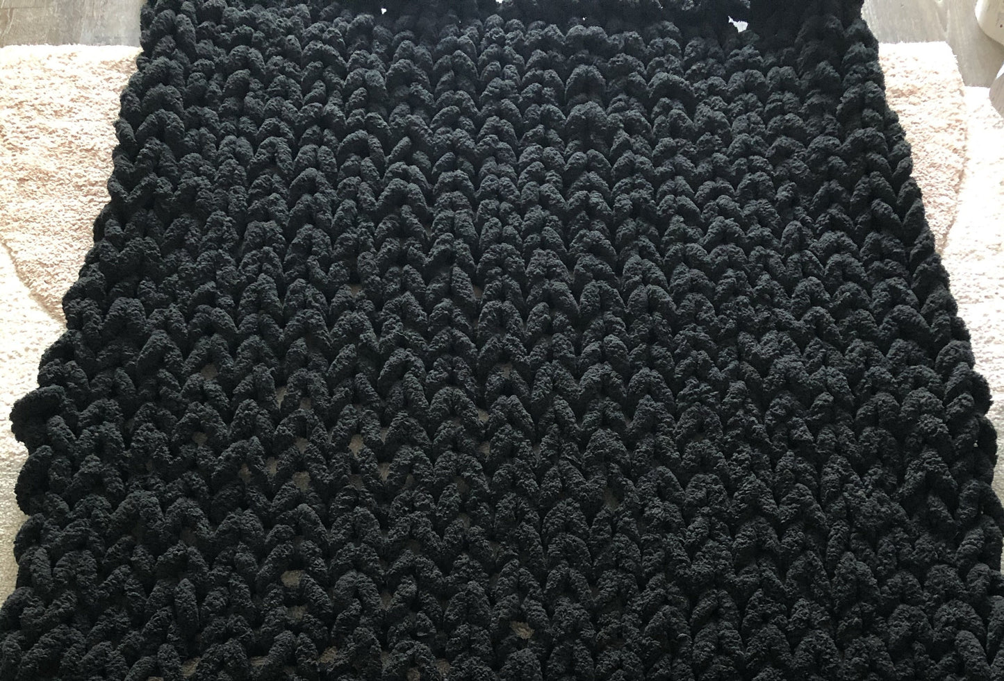 Healing Hand, Chunky Knit Blankets Black