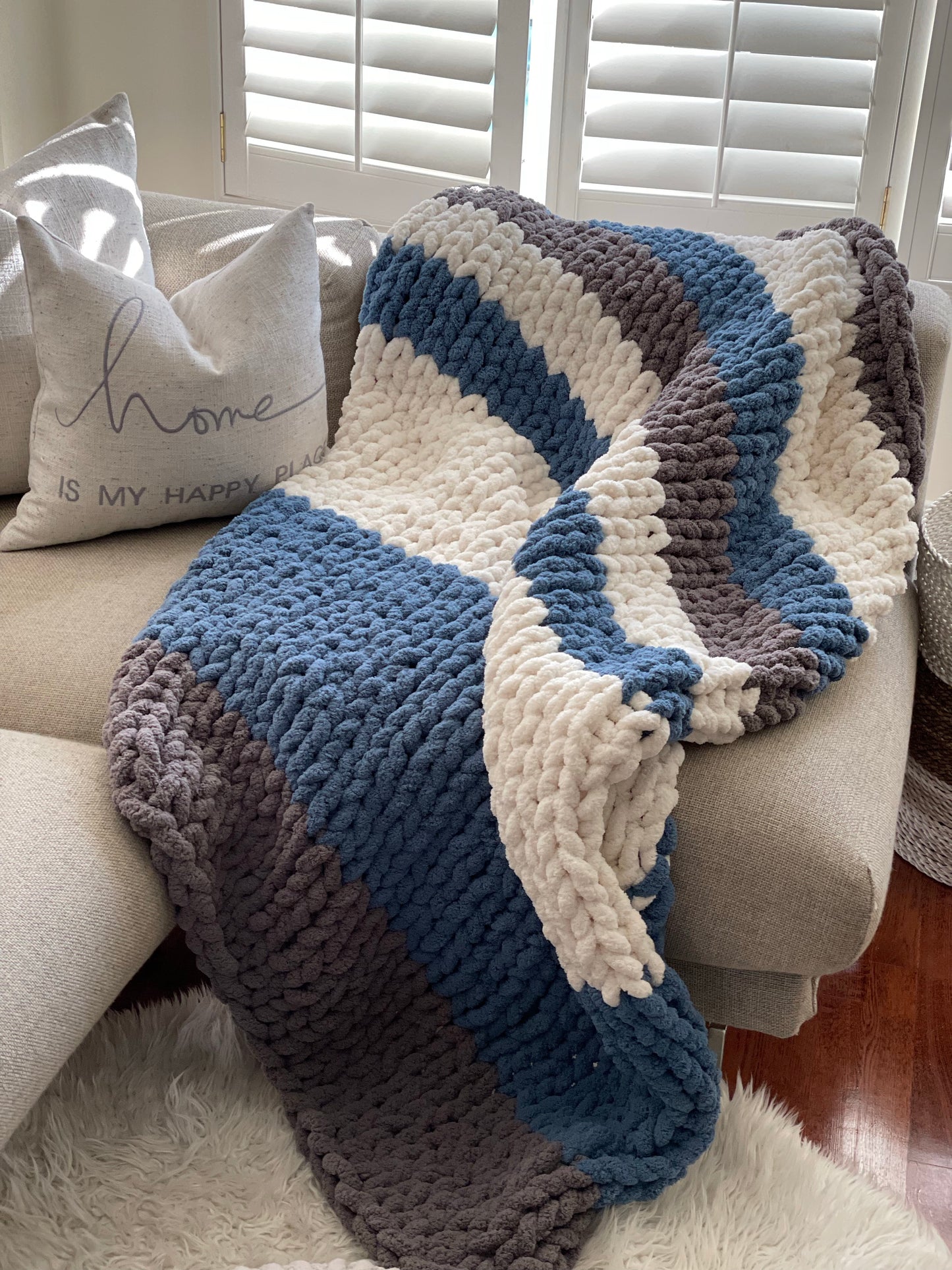 Healing Hand, Chunky Knit Blankets “The Pablo”