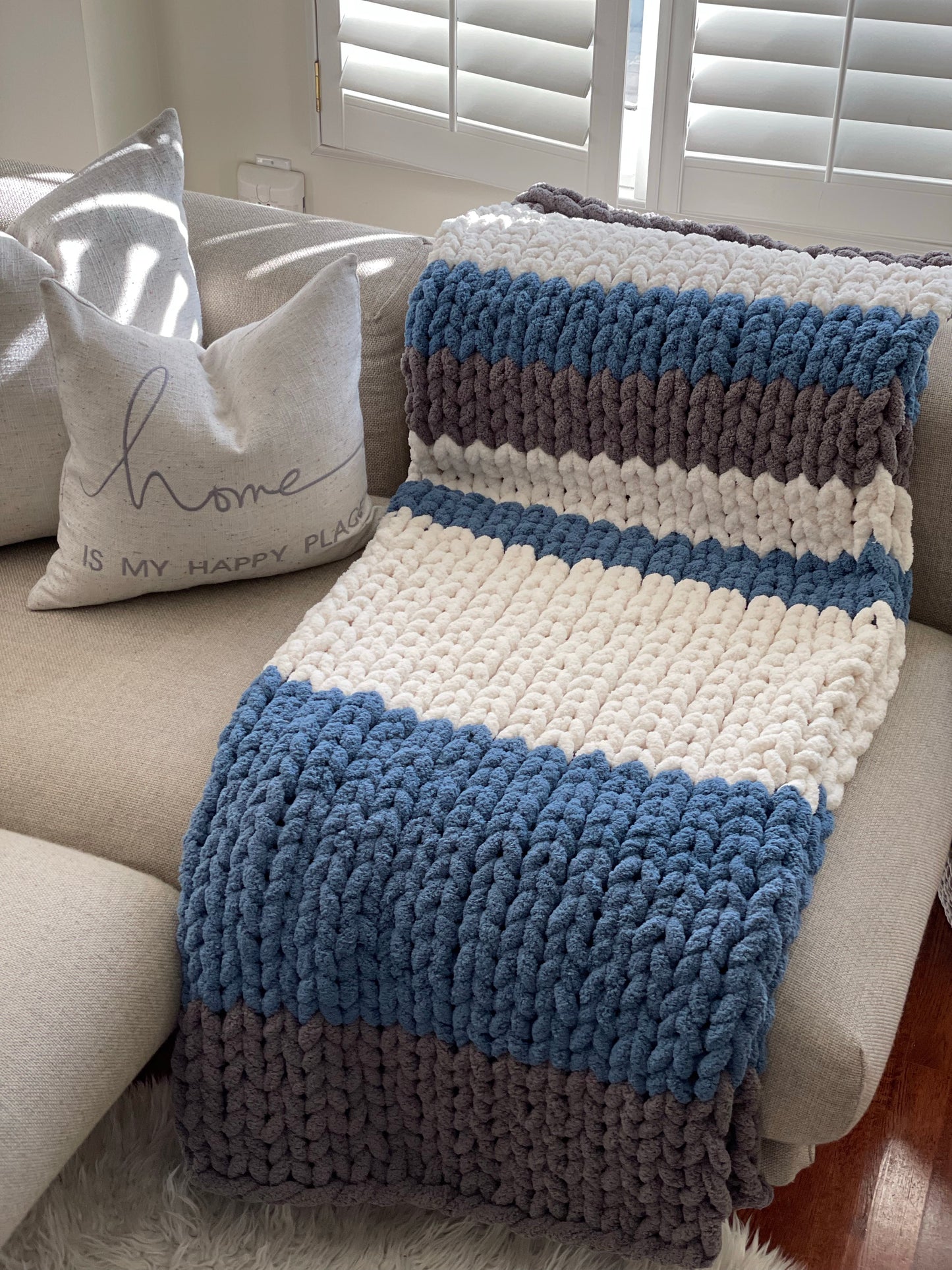 Healing Hand, Chunky Knit Blankets “The Pablo”