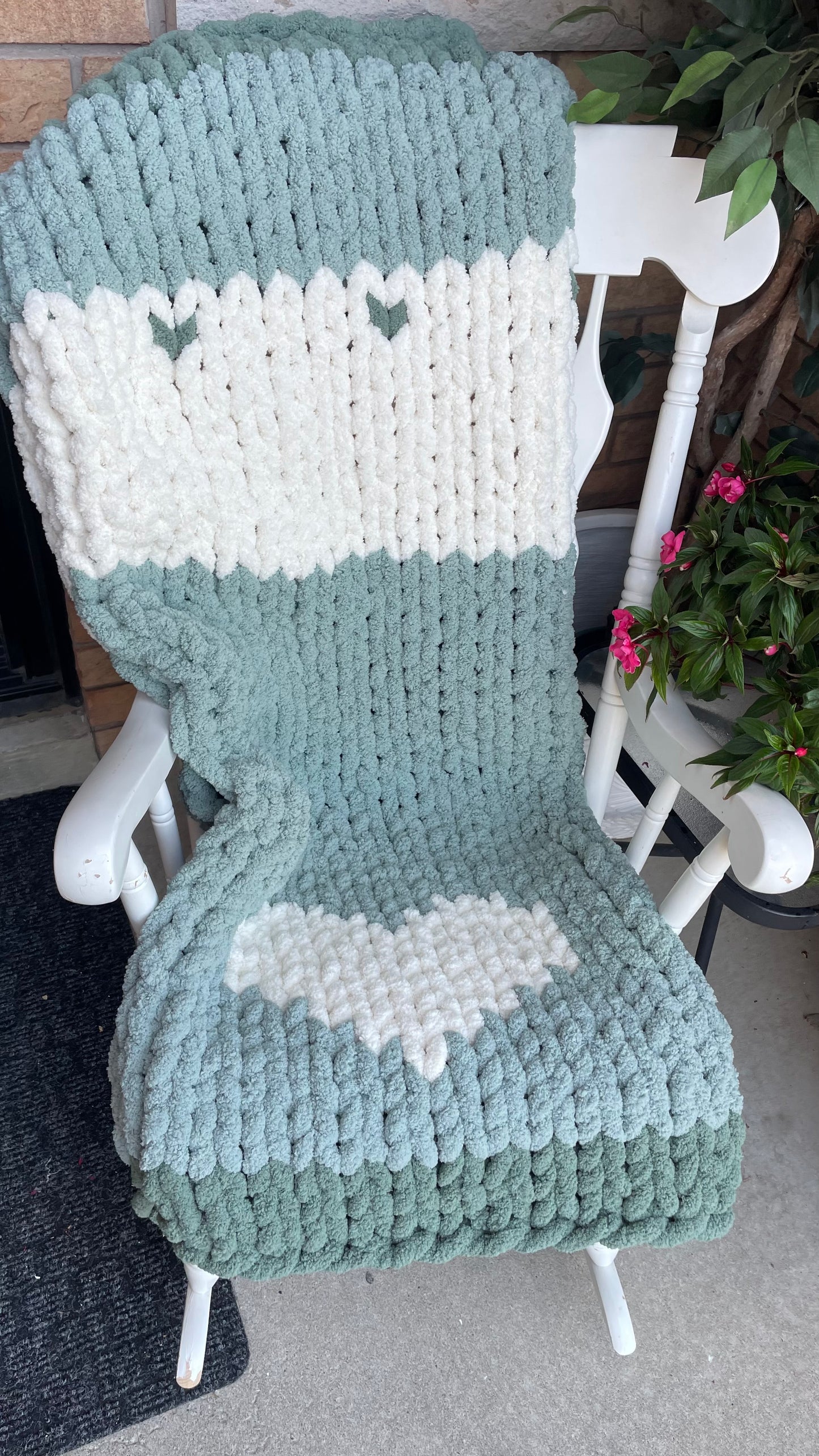 Healing Hand, Chunky Knit Blankets - The Evergreen Heart Blanket