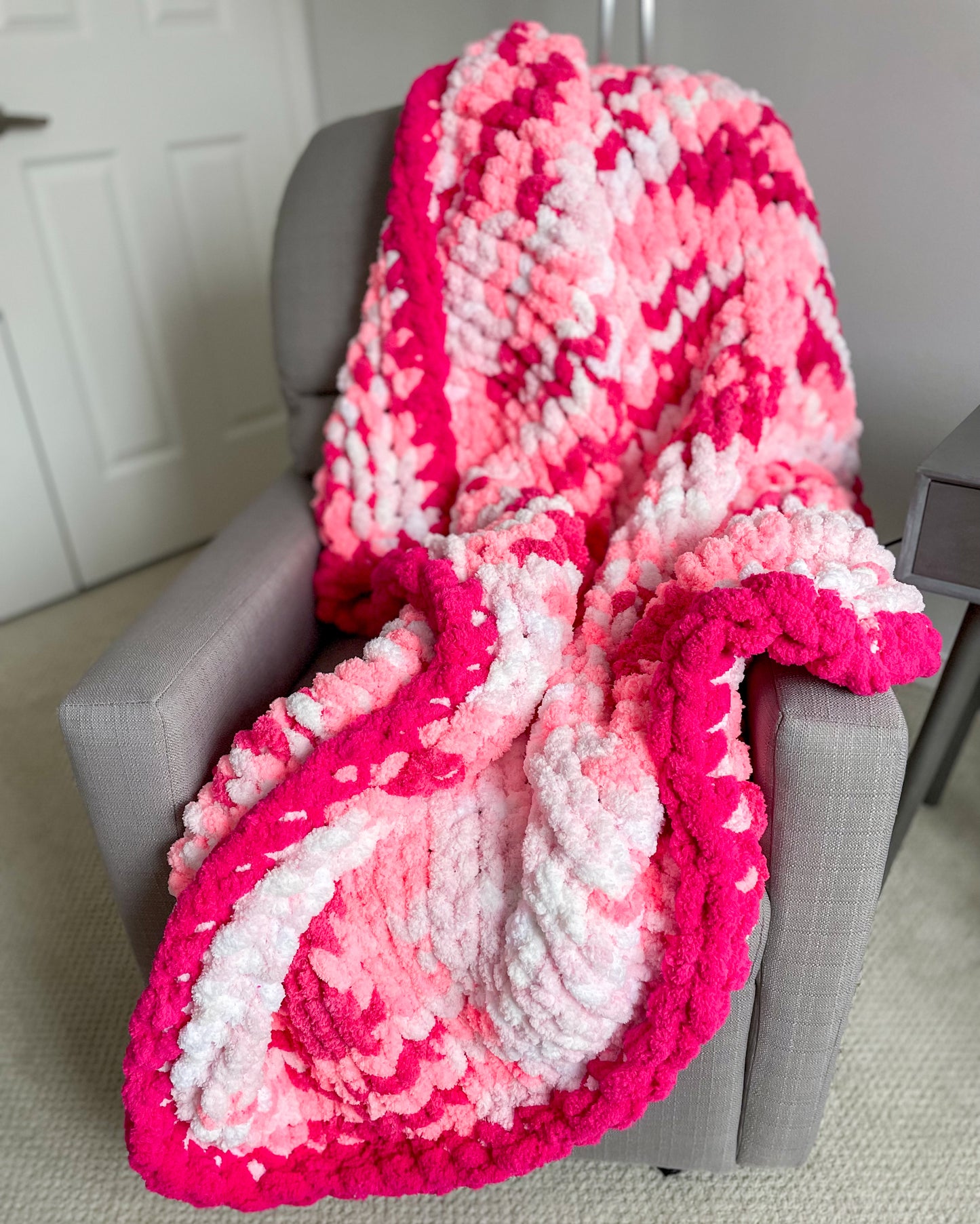 PRE- ORDER - Healing Hand, Chunky Knit Blanket - Bubblegum Pink