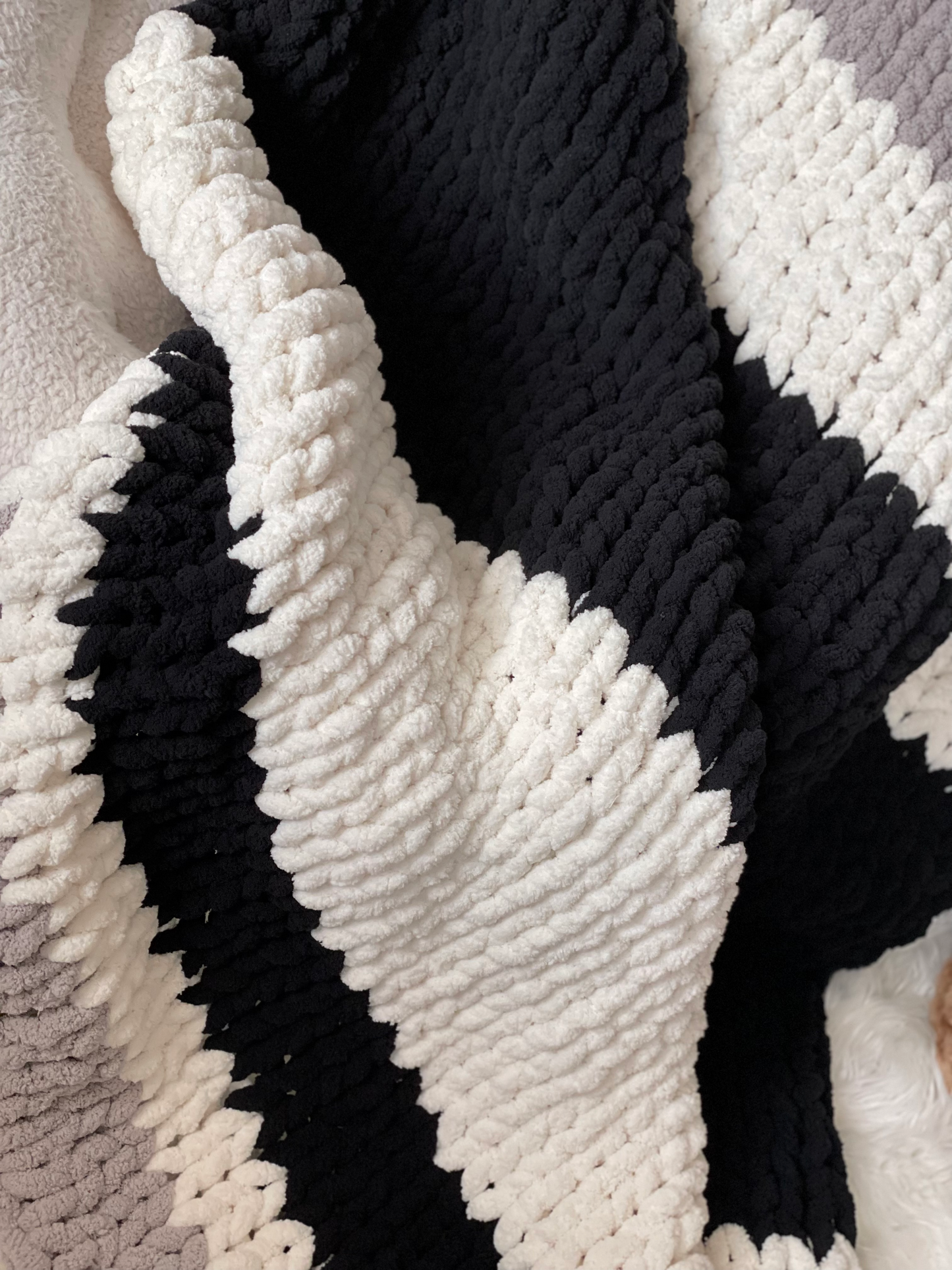 KNITTING PATTERN ~ DIGITAL DOWNLOAD ~ Black, White and Light Grey Stripe Blanket ~ Chunky Chenille