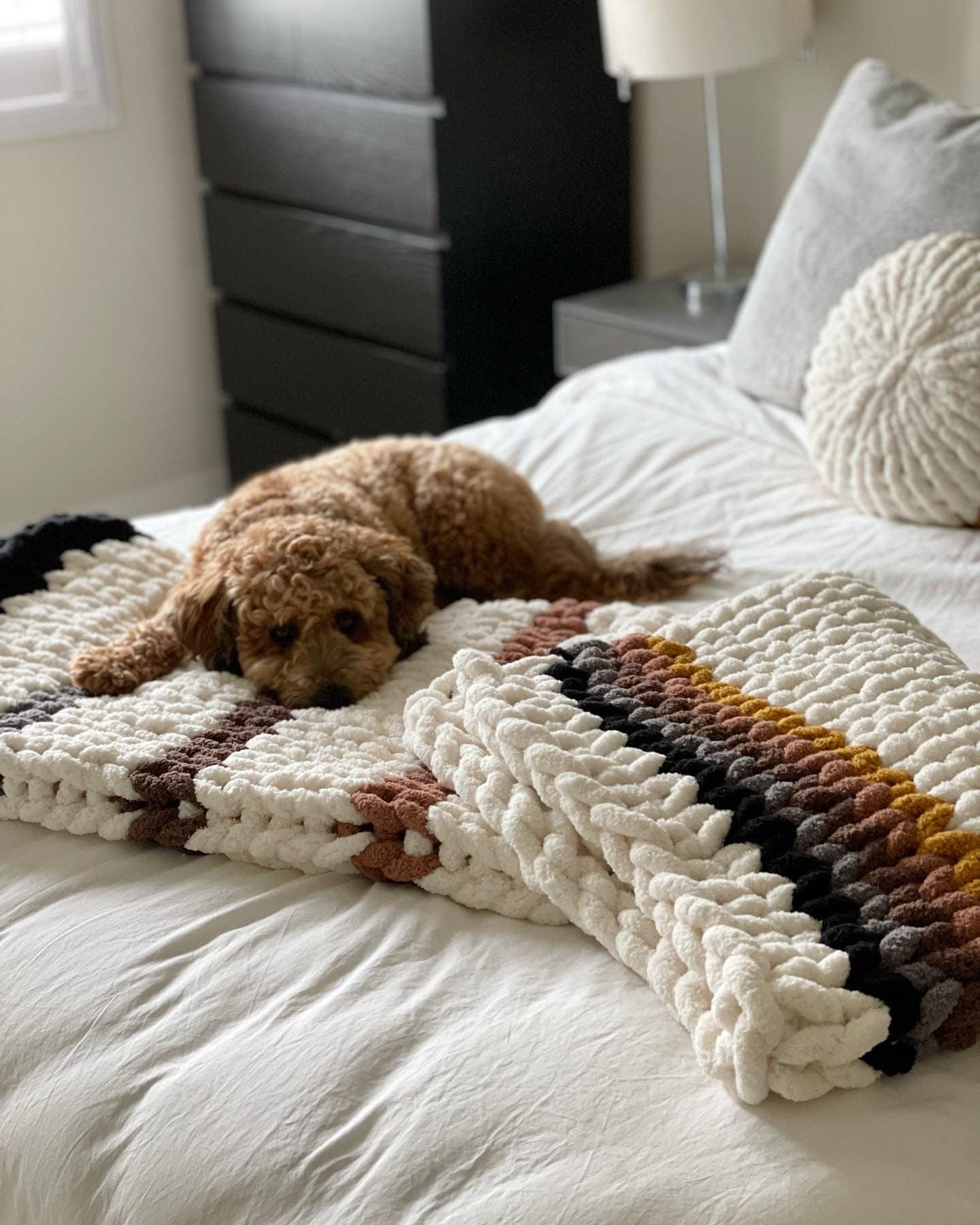 Hand Knit Chunky Throw Blanket: Cozy Polyester Blanket (40x60)