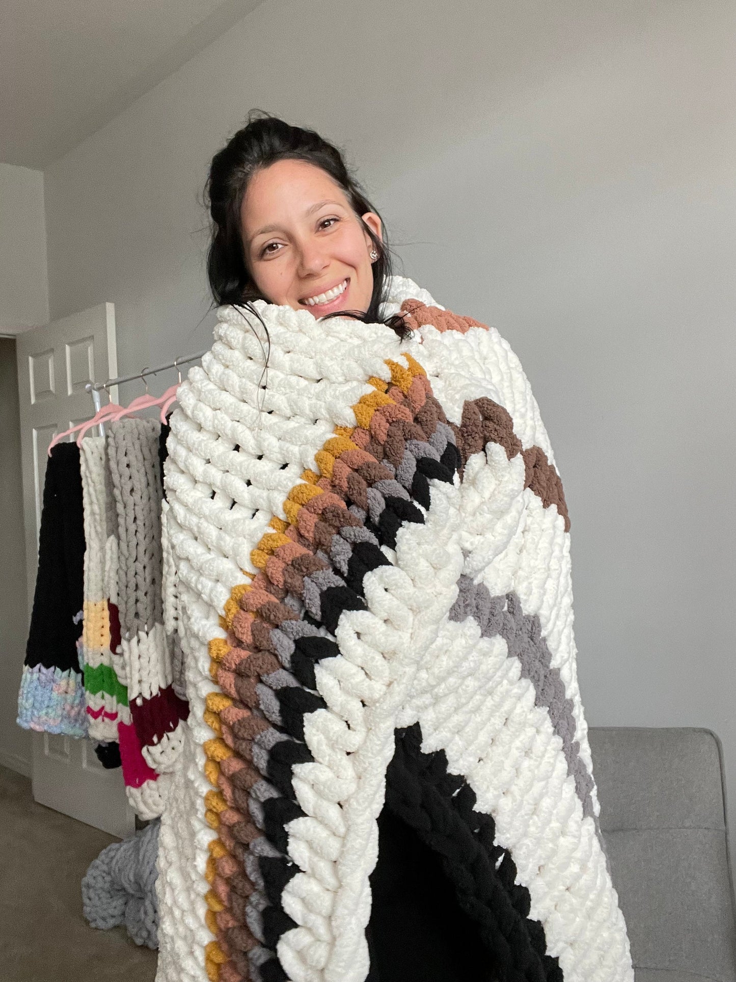 Hand Knit Chunky Throw Blanket: Cozy Polyester Blanket (40x60)