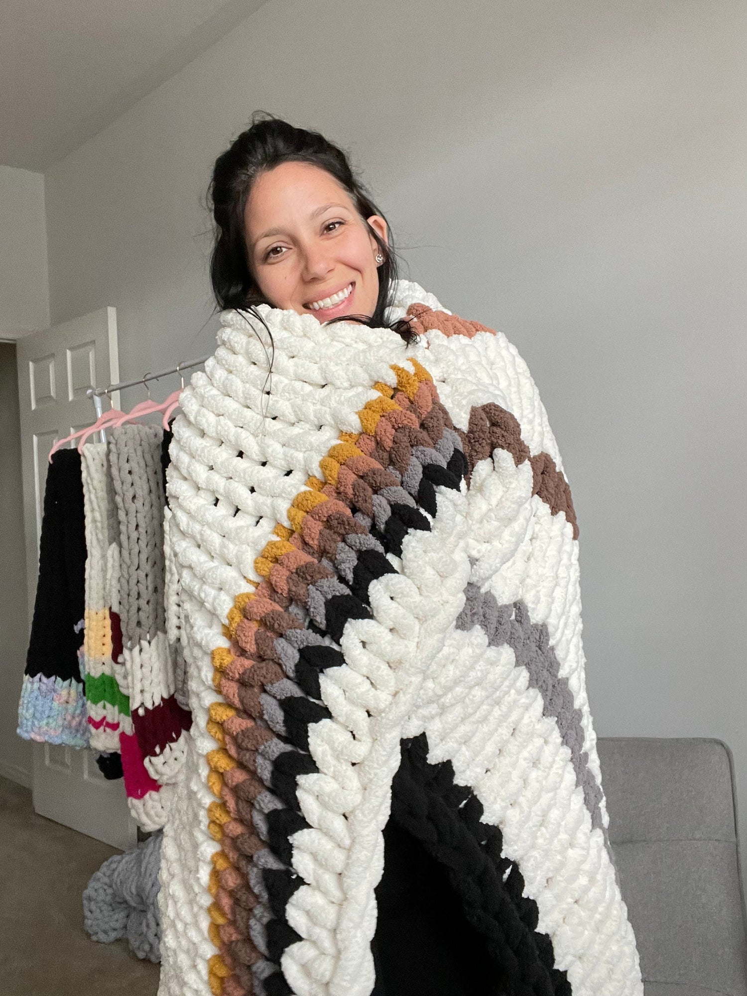 Hand Knit Chunky Throw Blanket: Cozy Polyester Blanket (40x60)
