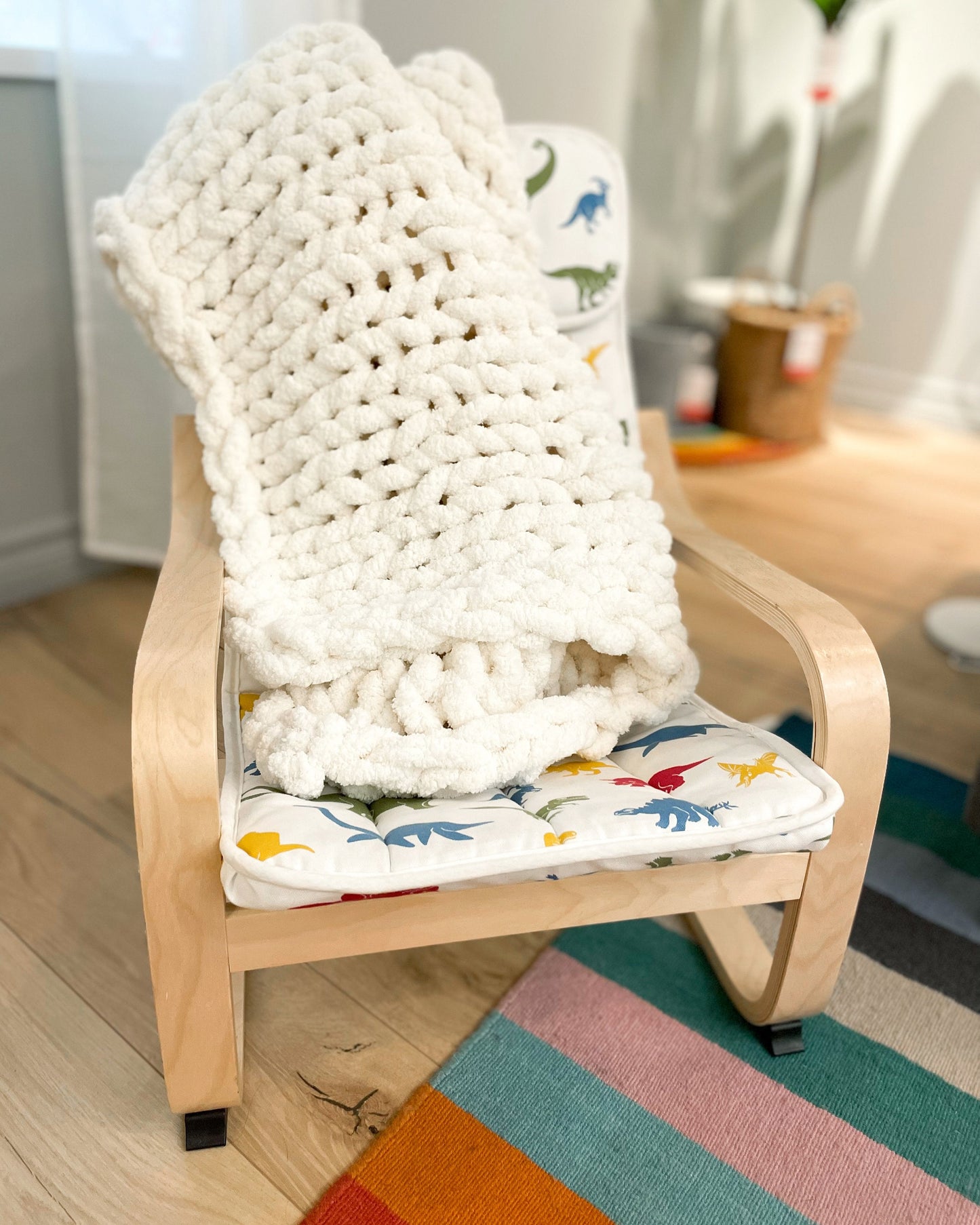 Hand-Knit Chunky Baby Blanket: White Polyester Stroller Blanket