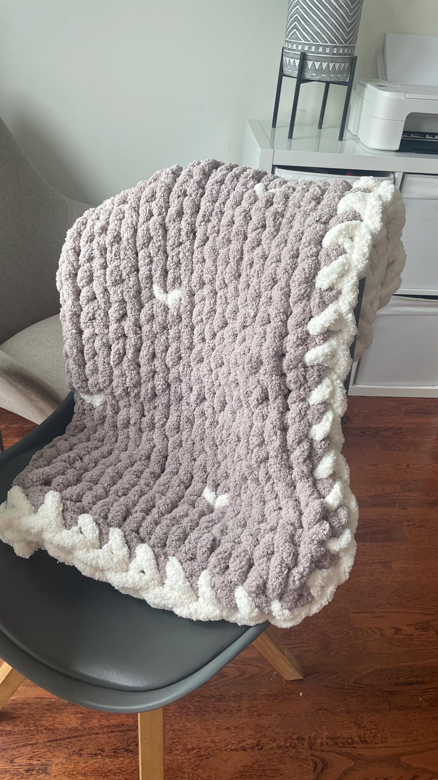 Chunky Chenille Baby Blanket Finger Knitting Pattern | Taupe Grey Hearts (PDF Download)   36" x 35" and 40" x 60" Graphs incl