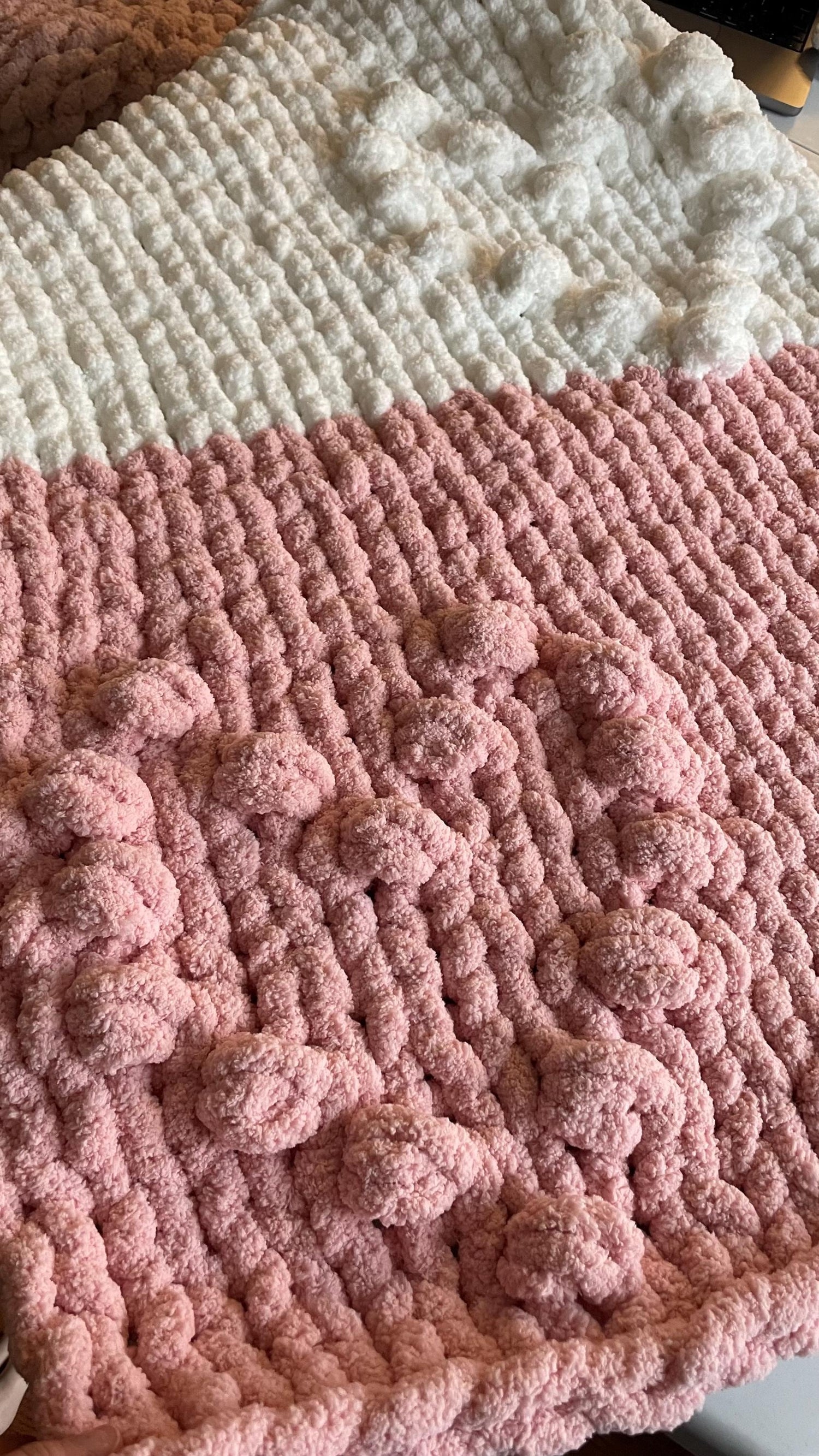 Chunky Chenille Bobble Heart Blanket Pattern – Finger Knit, Baby/Toddler Size (PDF Pattern)