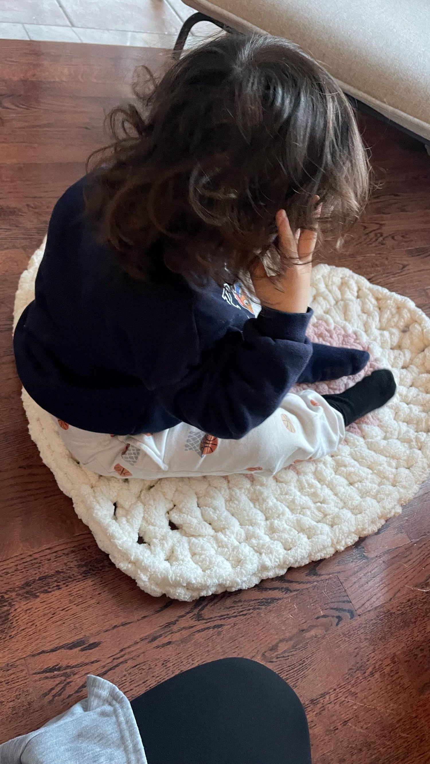 Heart-Shaped Finger Crochet Pattern – Chunky Chenille DIY Valentine Pet or Playmat Rug (PDF Pattern)
