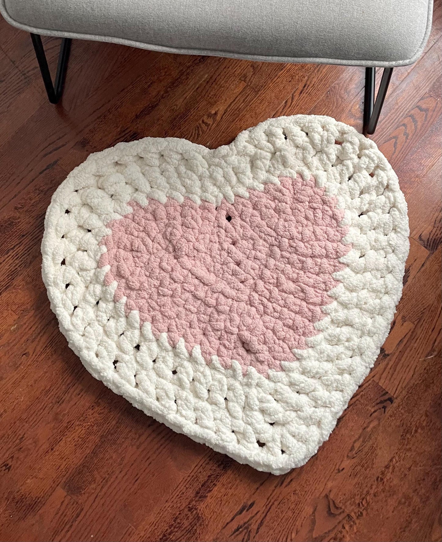 Heart-Shaped Finger Crochet Pattern – Chunky Chenille DIY Valentine Pet or Playmat Rug (PDF Pattern)