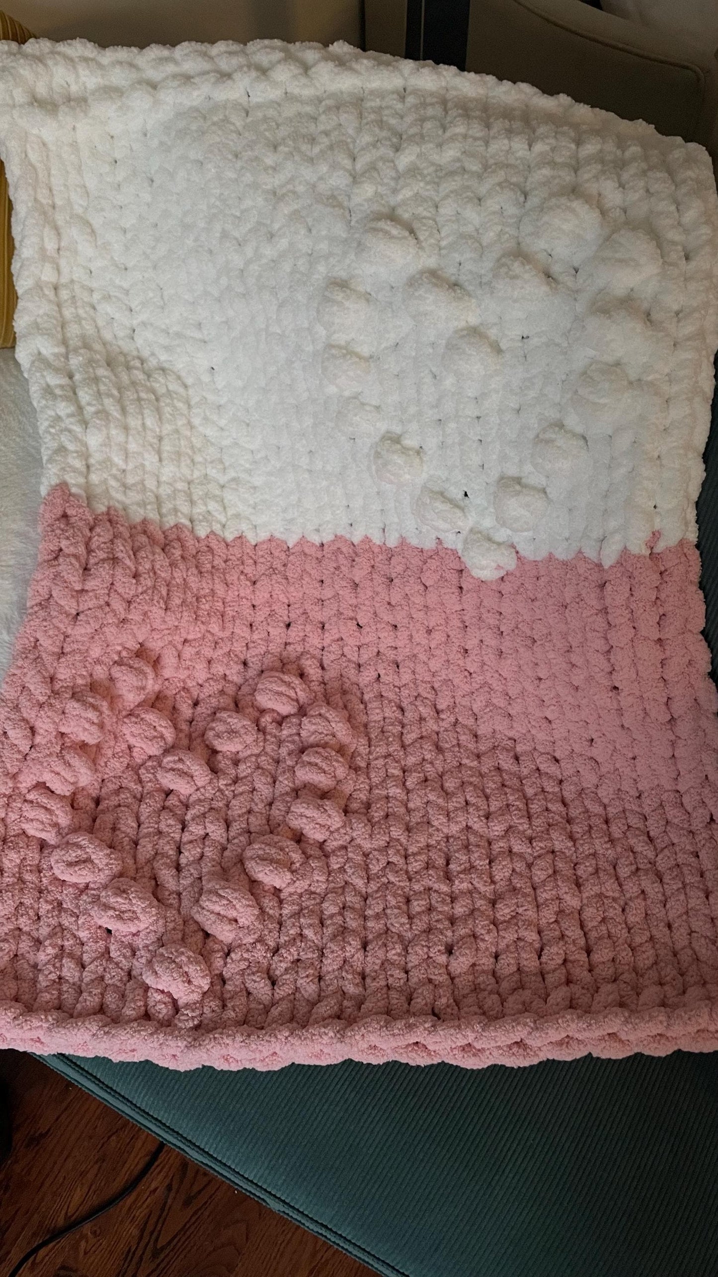 Chunky Chenille Bobble Heart Blanket Pattern – Finger Knit, Baby/Toddler Size (PDF Pattern)