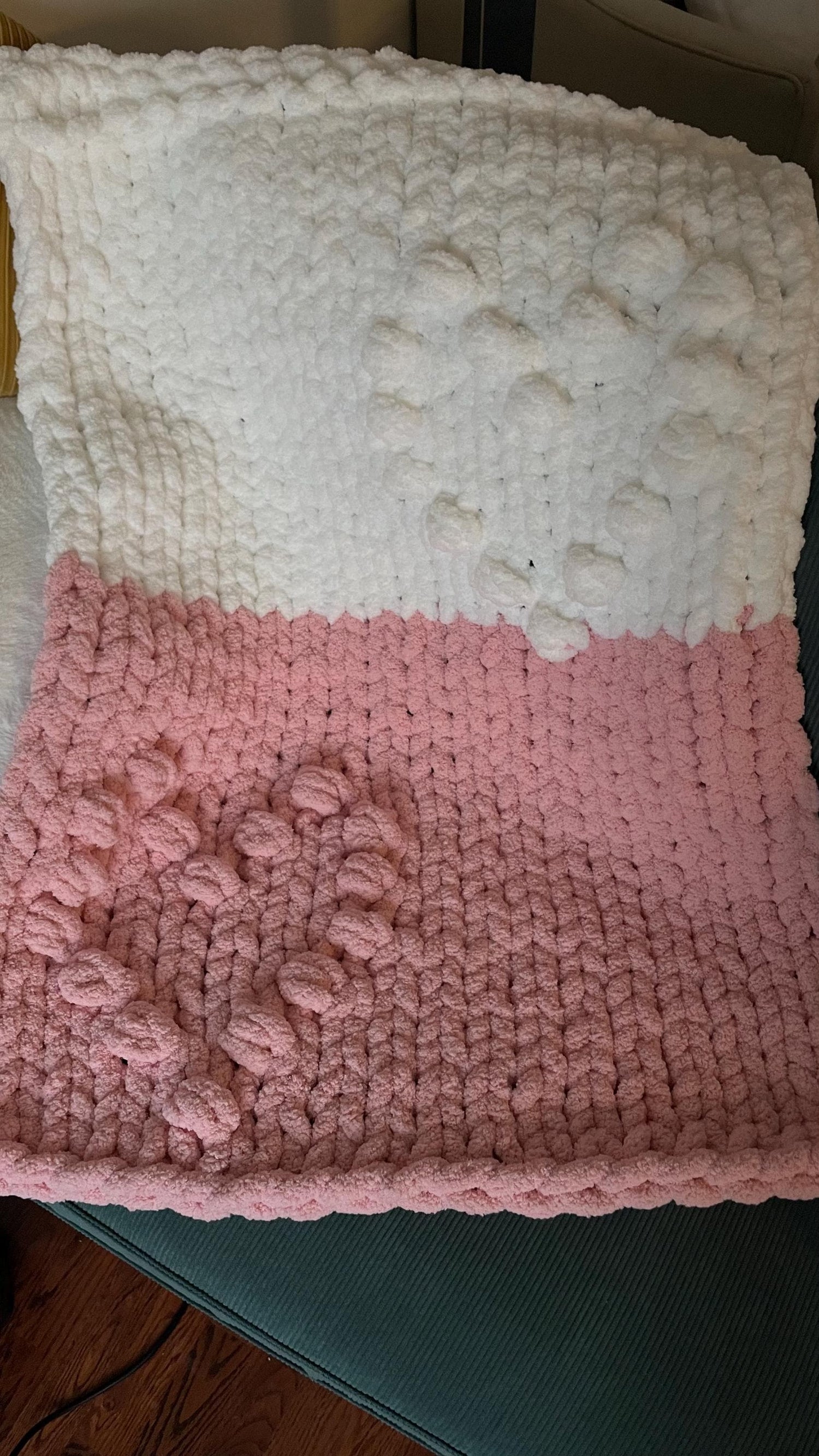 Chunky Chenille Bobble Heart Blanket Pattern – Finger Knit, Baby/Toddler Size (PDF Pattern)