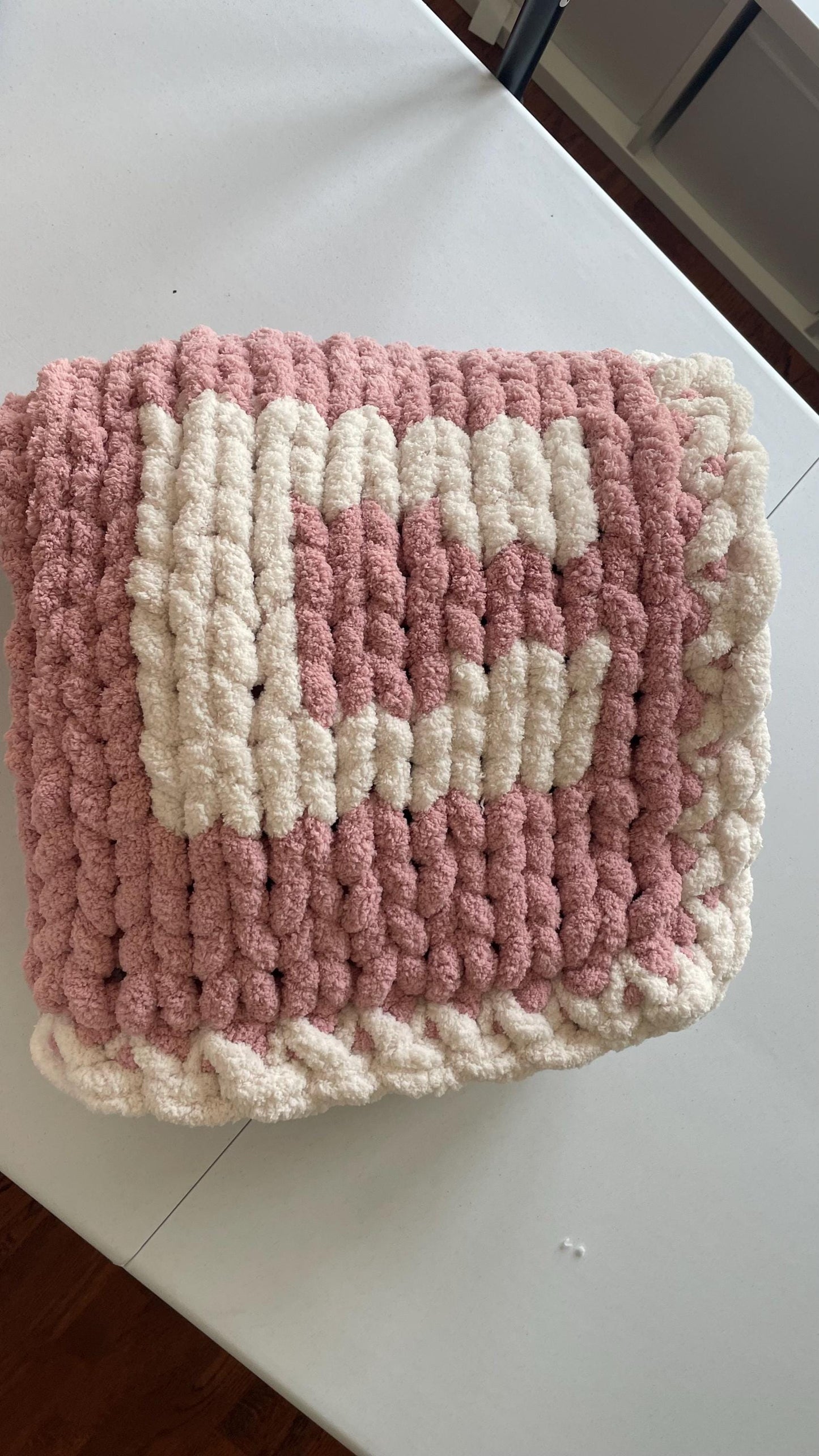 Monogram 'C' Chunky Knit Blanket Pattern PDF – Personalized Finger Knitting Pattern