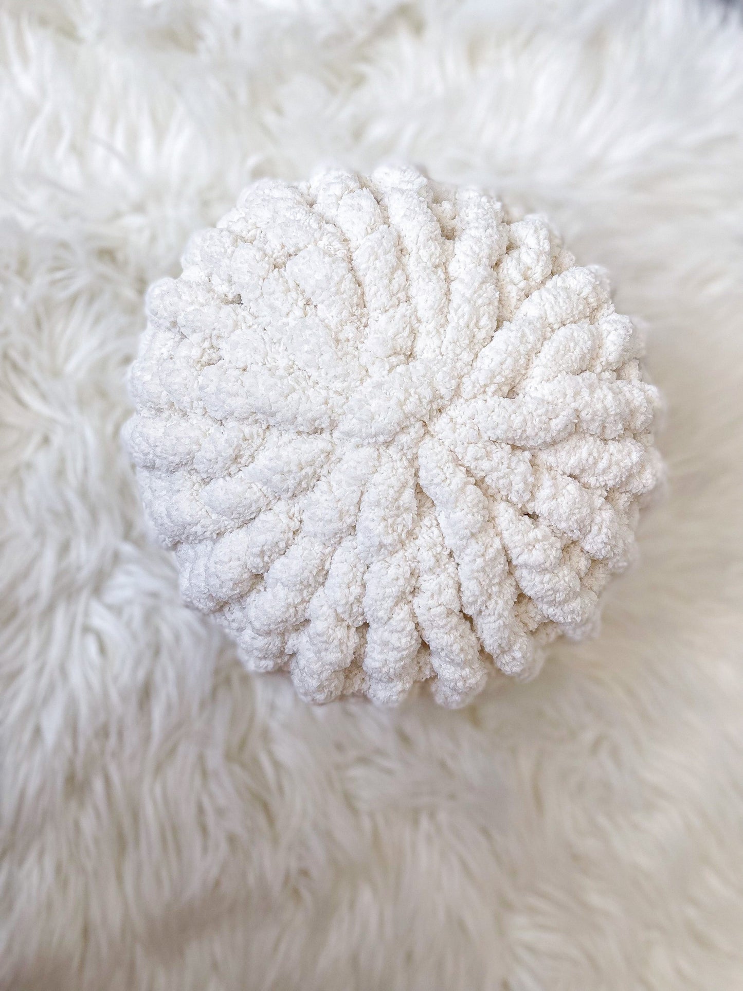 14” Bone White Chunky Knit Circle Throw Pillow