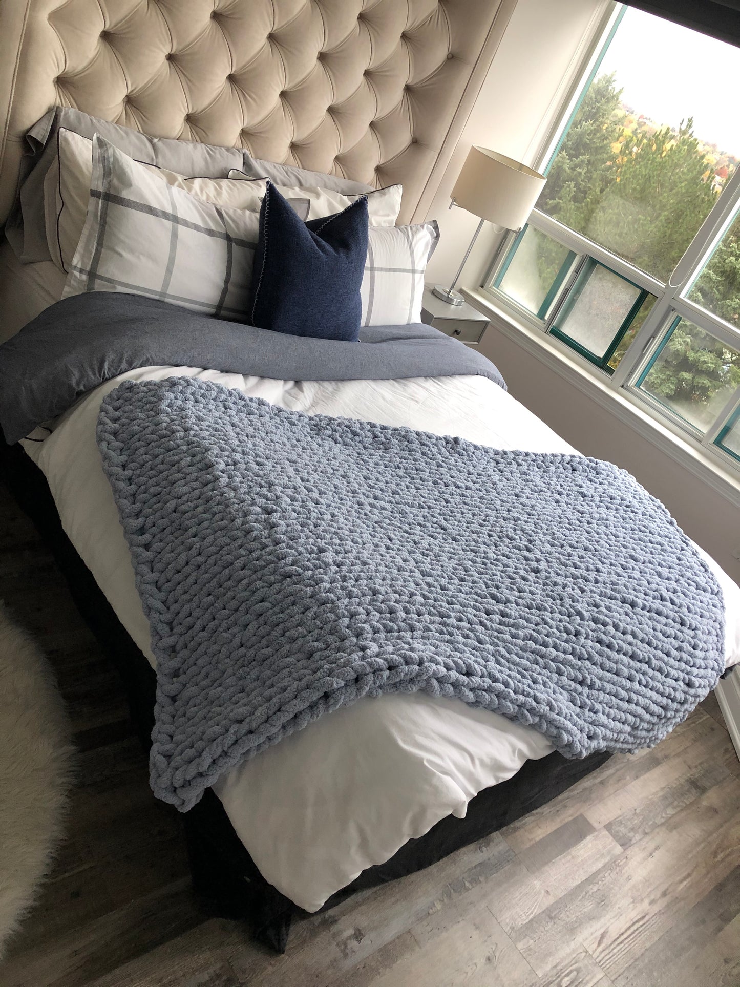 Healing Hand, Chunky Knit Blankets Light Blue