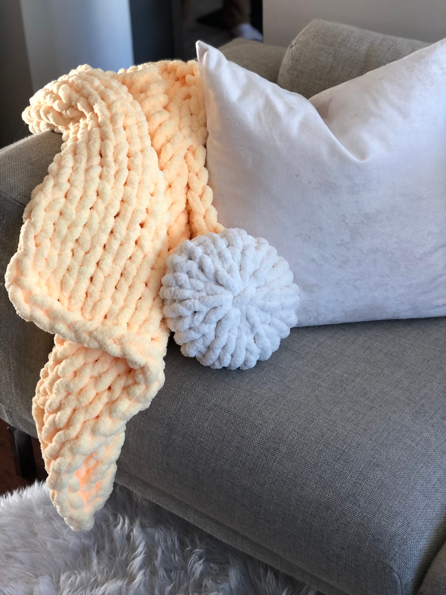 Healing Hand, Chunky Knit Baby Blankets - Yellow Sunshine