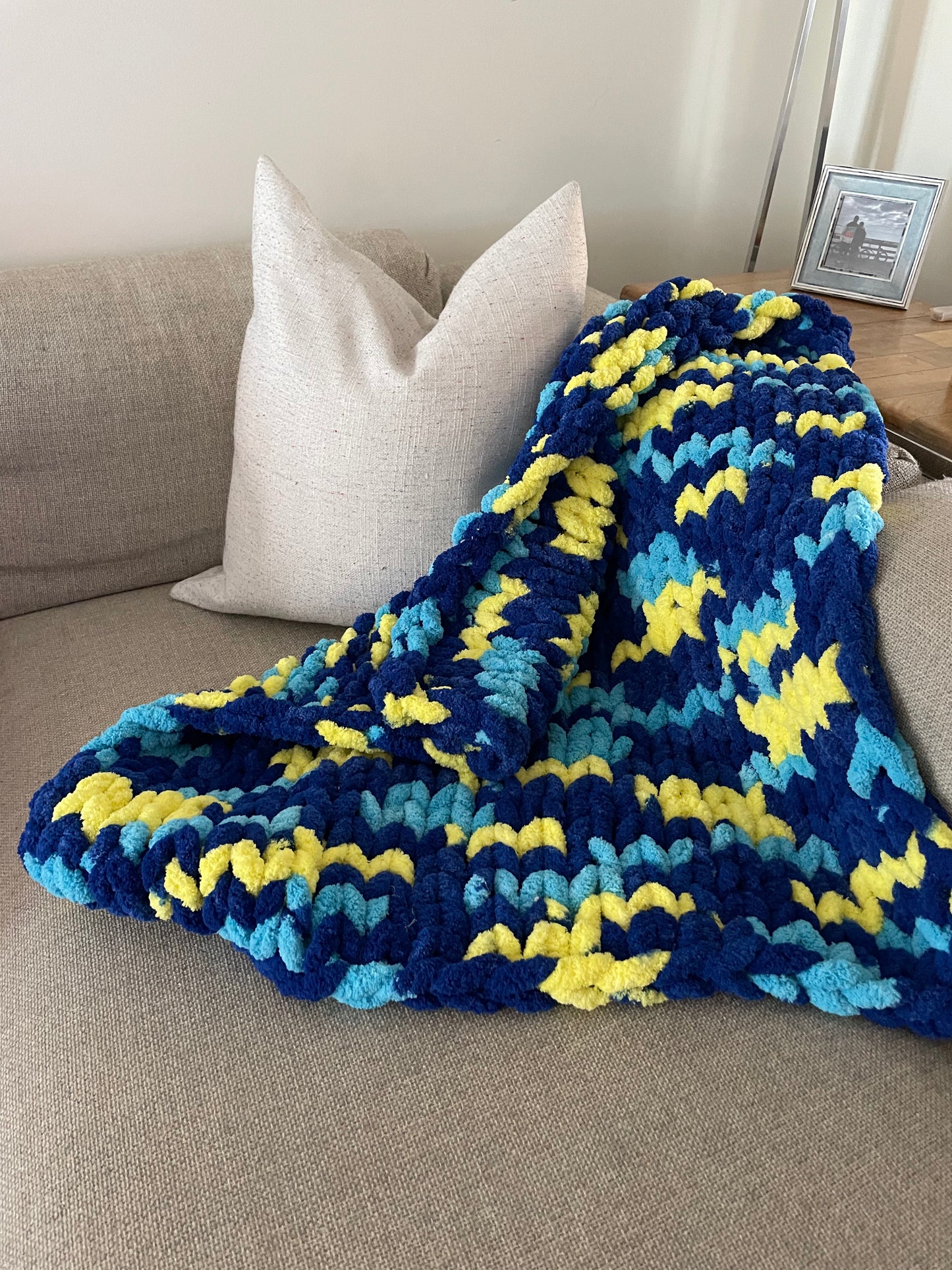 Healing Hand, Chunky Knit Baby Blankets - Superkid mix