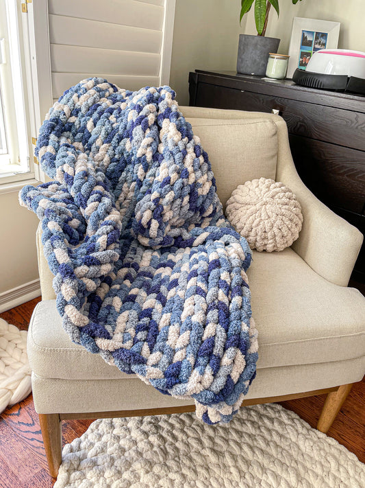 Healing Hand, Chunky Knit Blankets Blue Mix