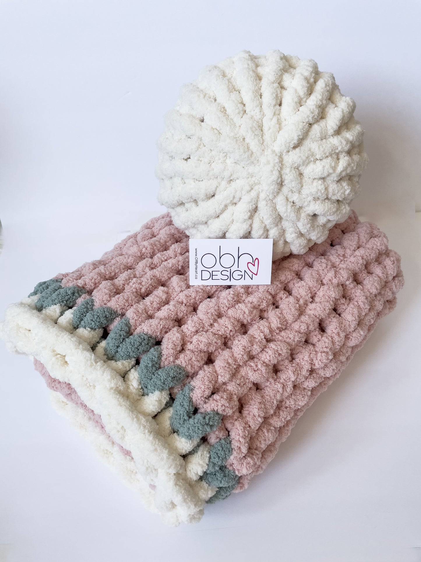 Healing Hand, Chunky Knit Baby Blankets - Soft Pink with White Pillow Set