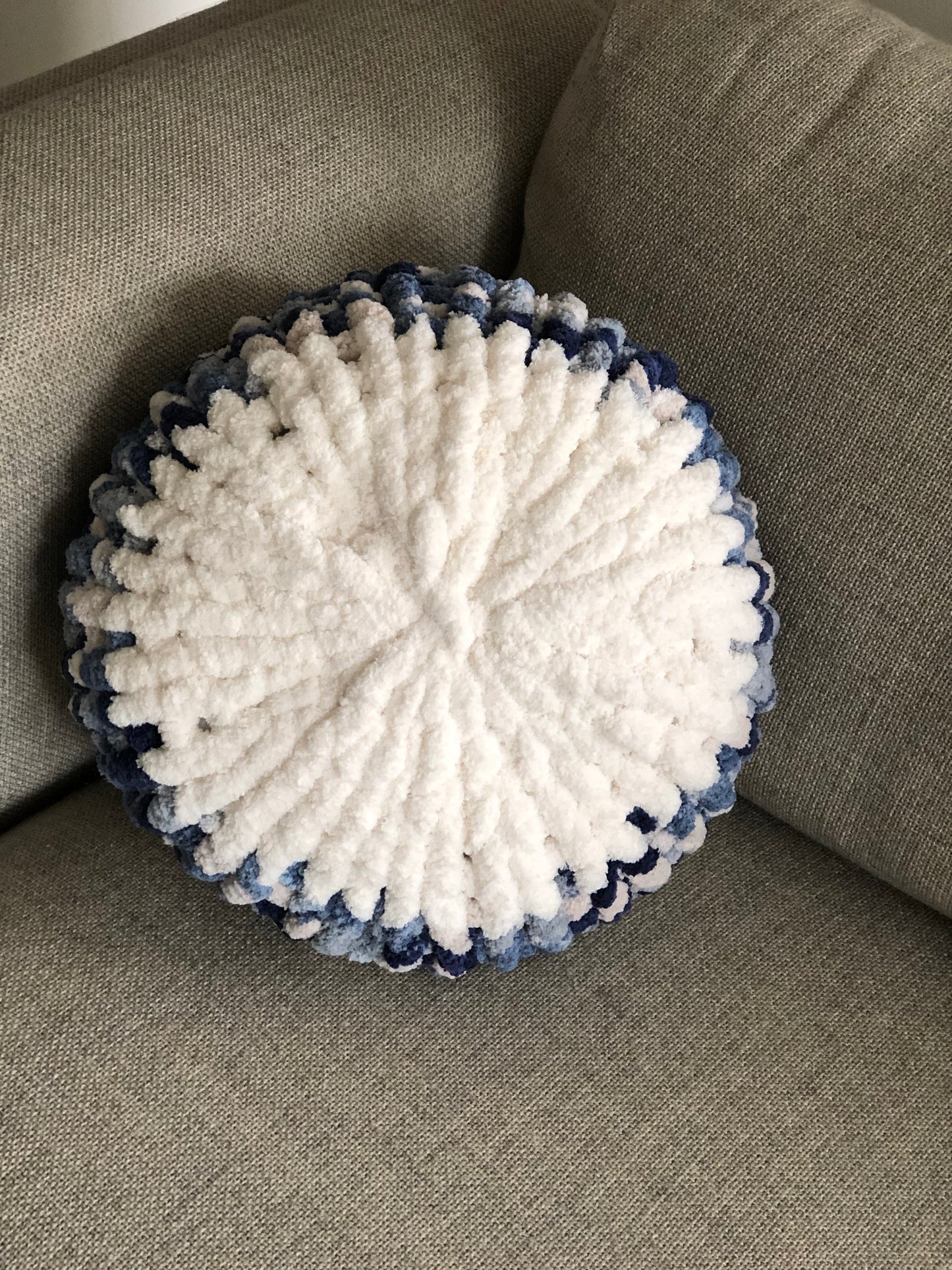 18” Multi Blue Chunky Knit Circle Throw Pillow
