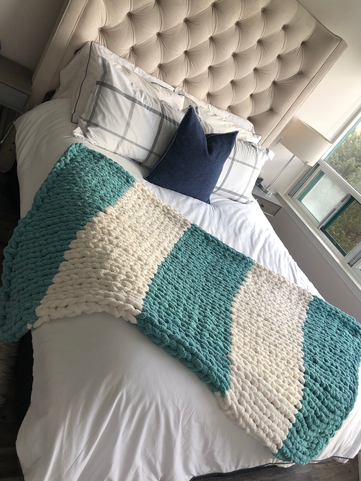 Healing Hand, Chunky Knit Blankets Teal & White